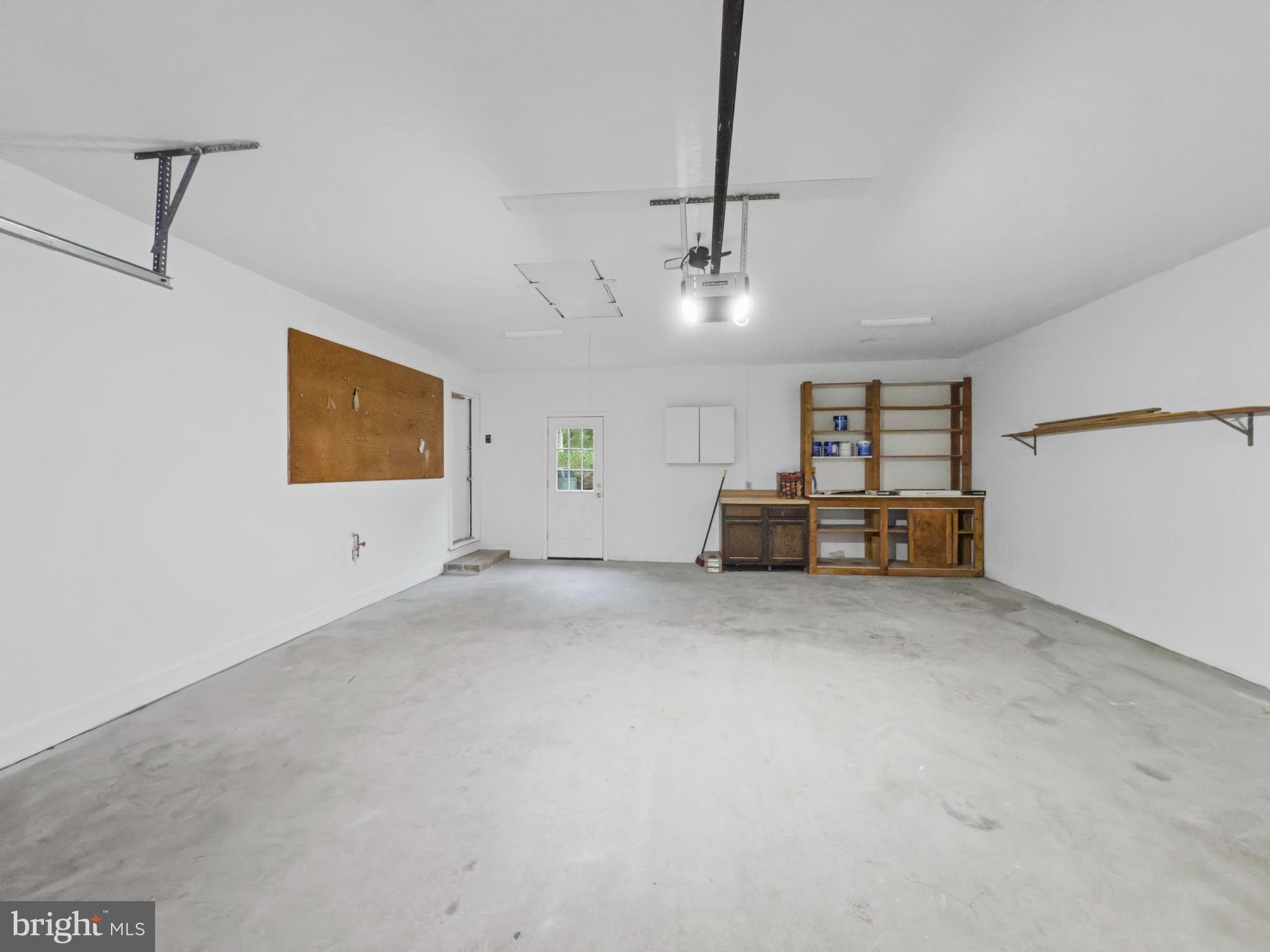 CHATEAU VALLEY - Residential Lease