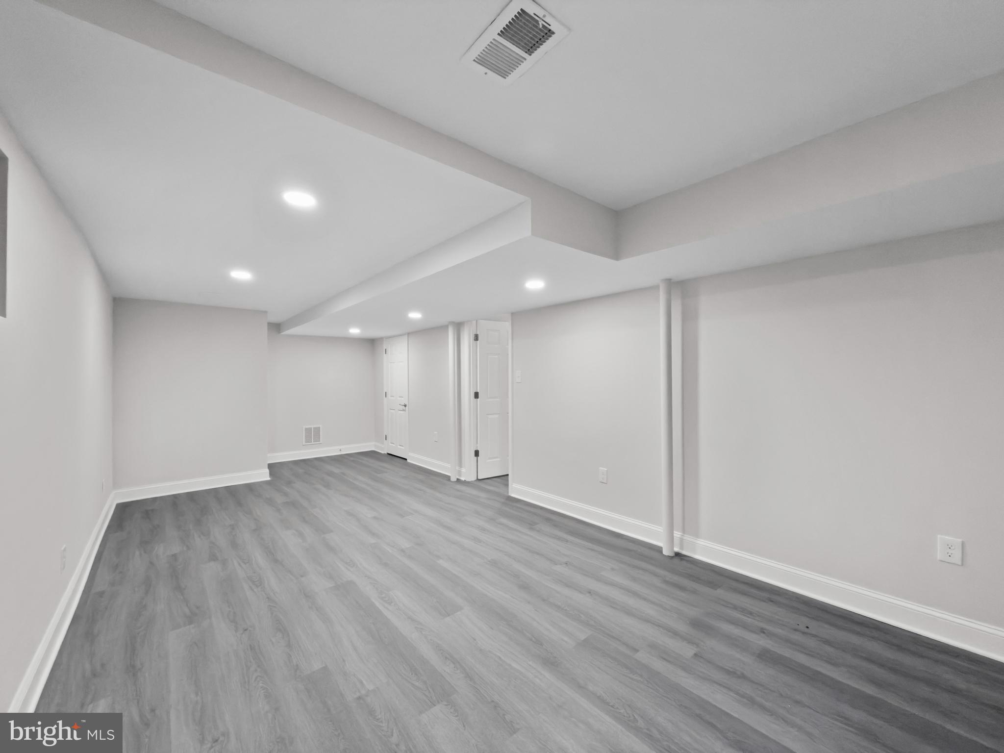 CHATEAU VALLEY - Residential Lease