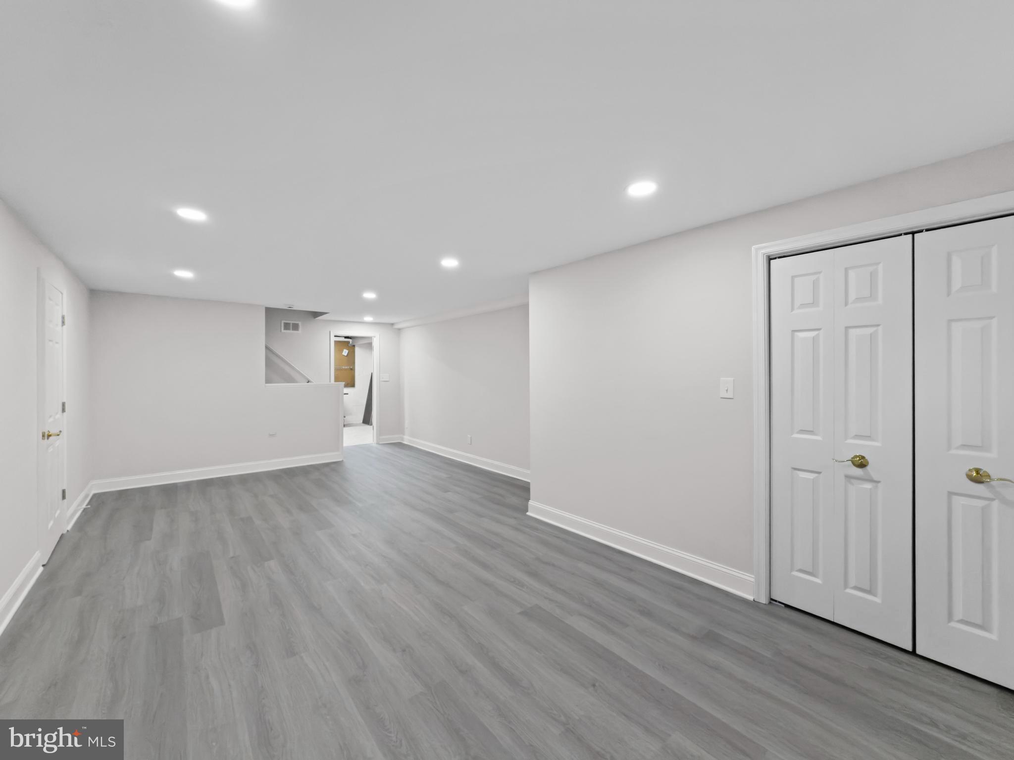 CHATEAU VALLEY - Residential Lease