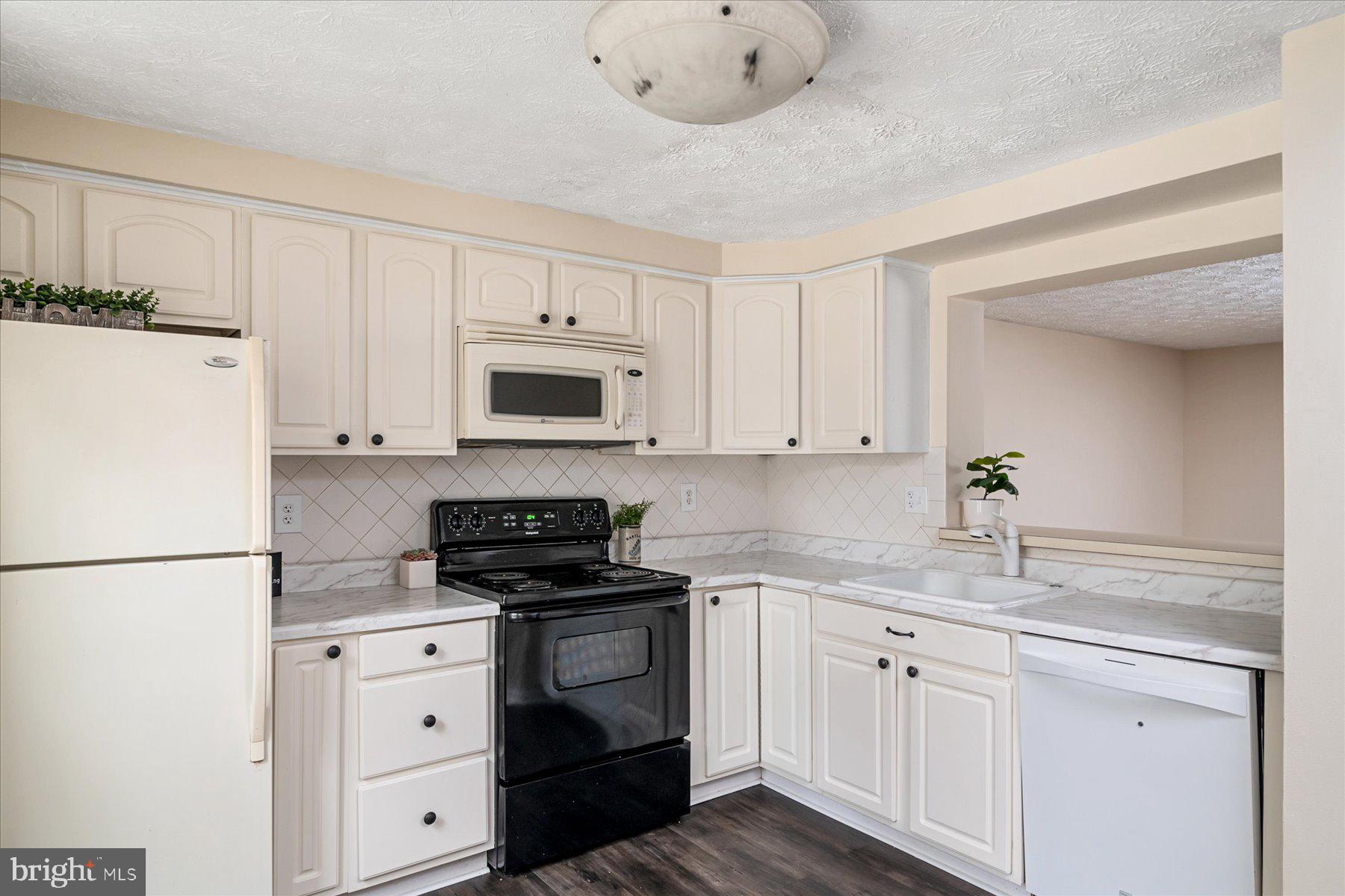 ULMSTEAD GARDENS - Residential