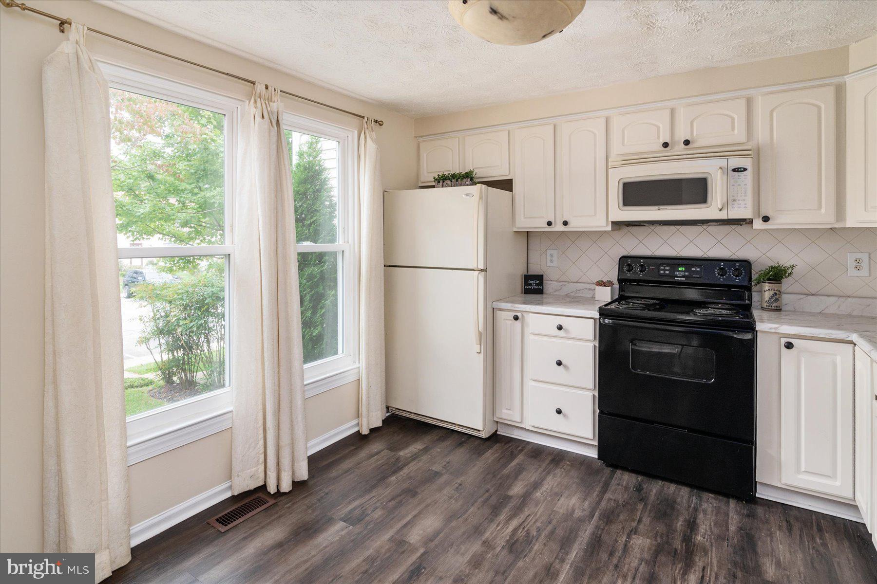 ULMSTEAD GARDENS - Residential