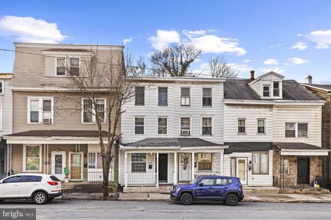 Townhouse For Sale - 120 W Centre Street<br/> ASHLAND, PA 17921