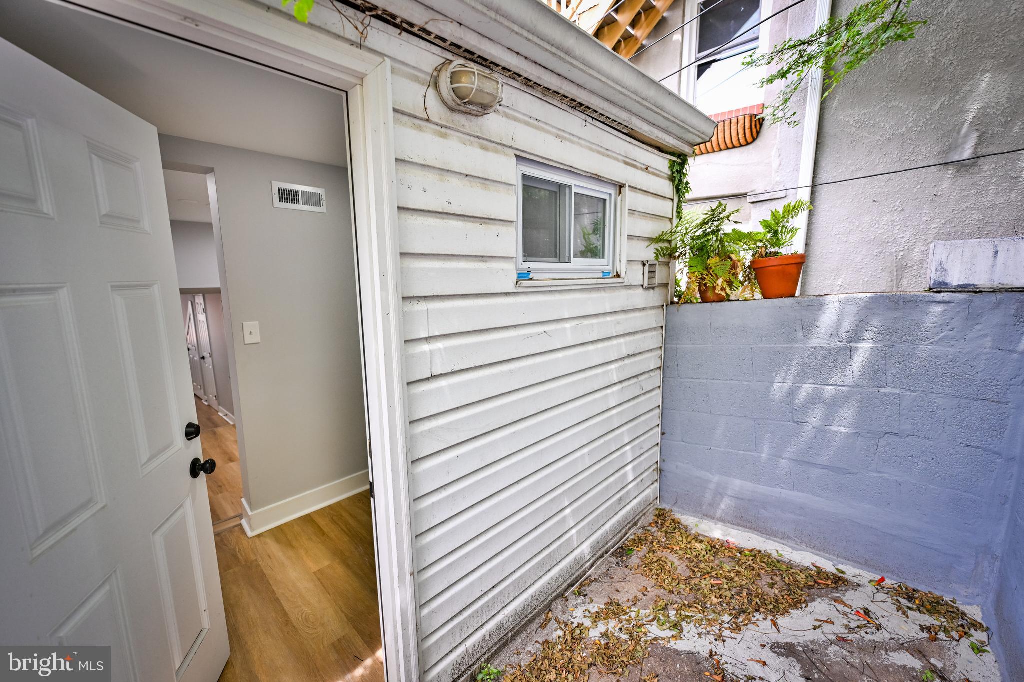 233 S CHAPEL STREET