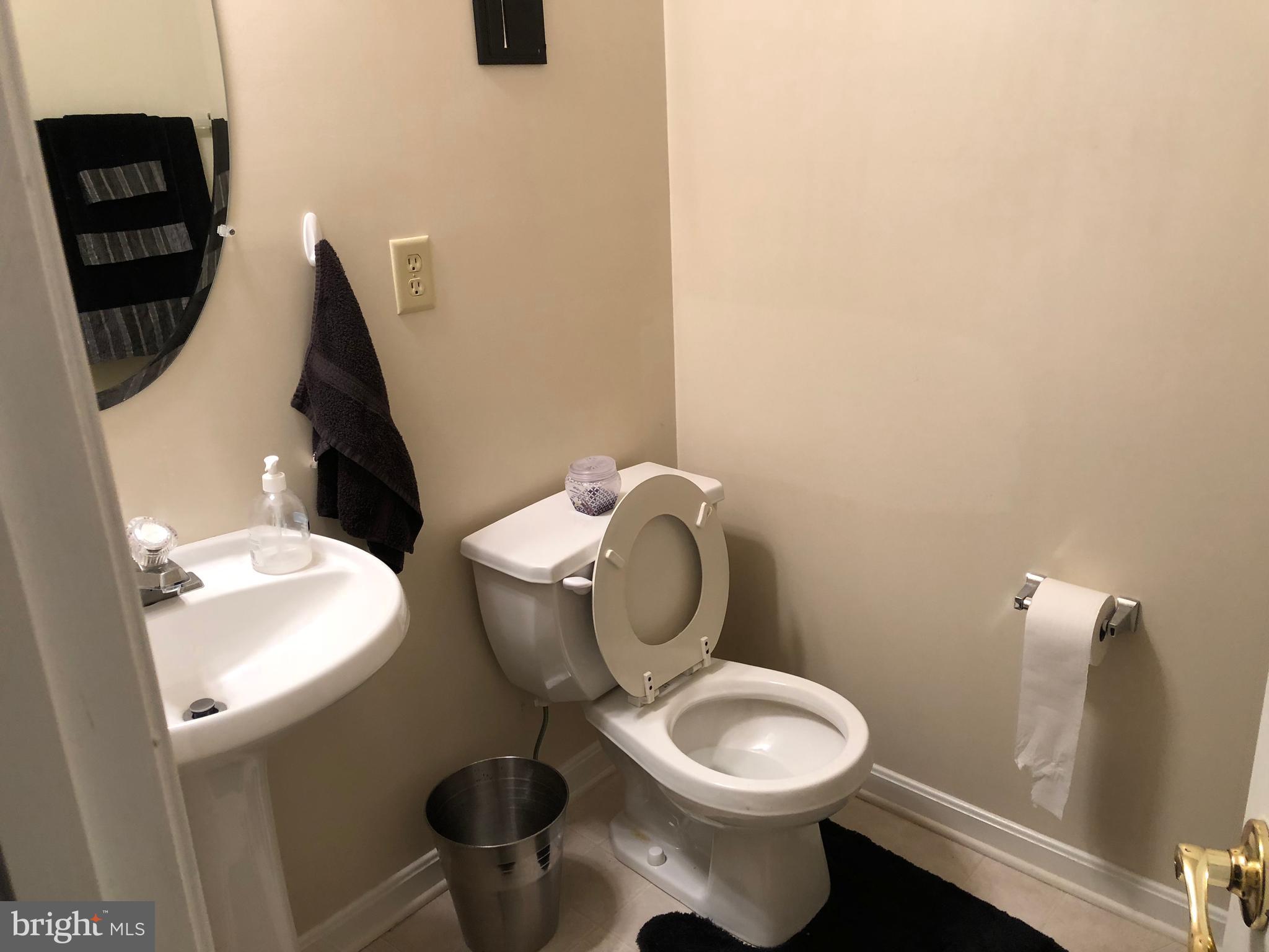 HICKORY HILLS NORTH - Residential Lease