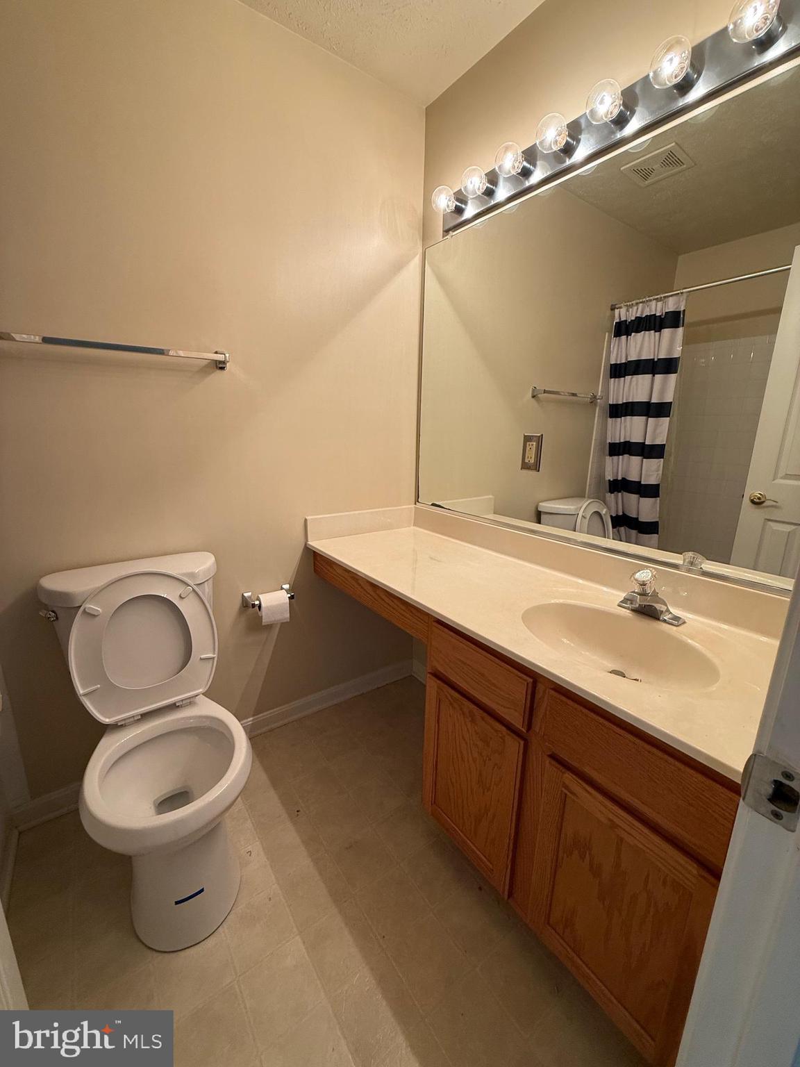 HICKORY HILLS NORTH - Residential Lease