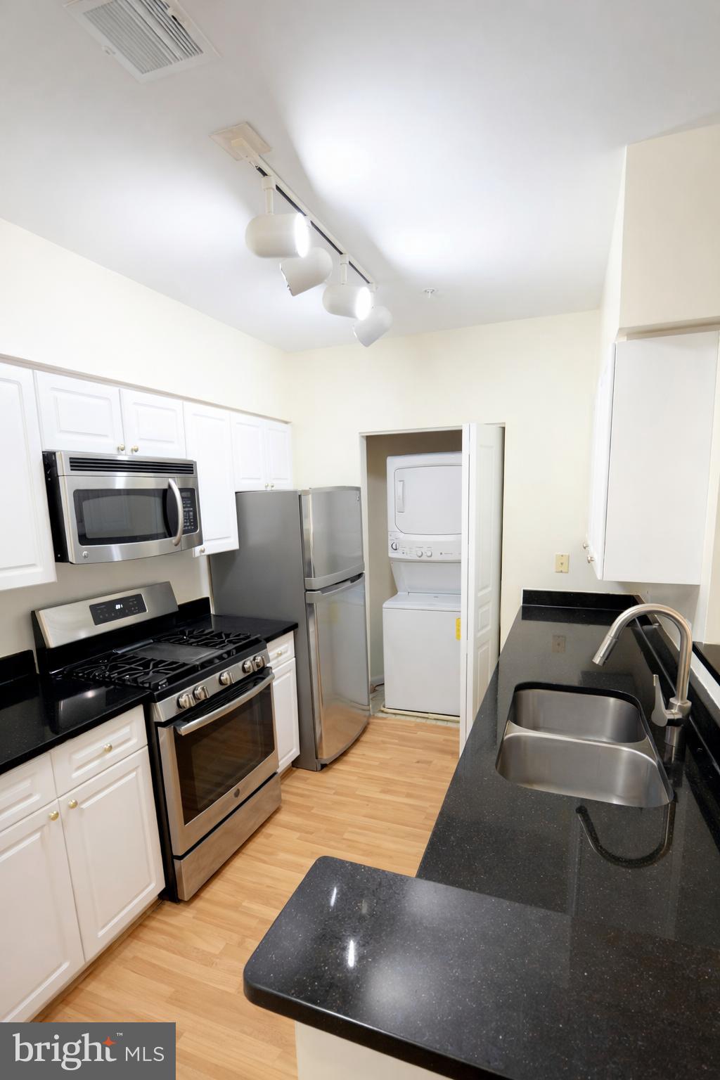 12919 ALTON SQUARE 203