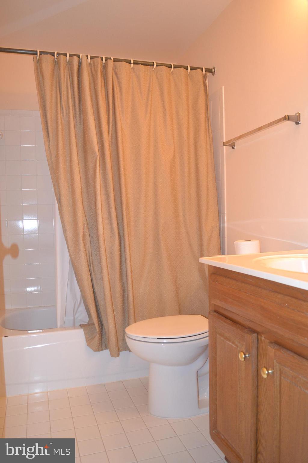 VIRGINIA CENTER - Residential Lease