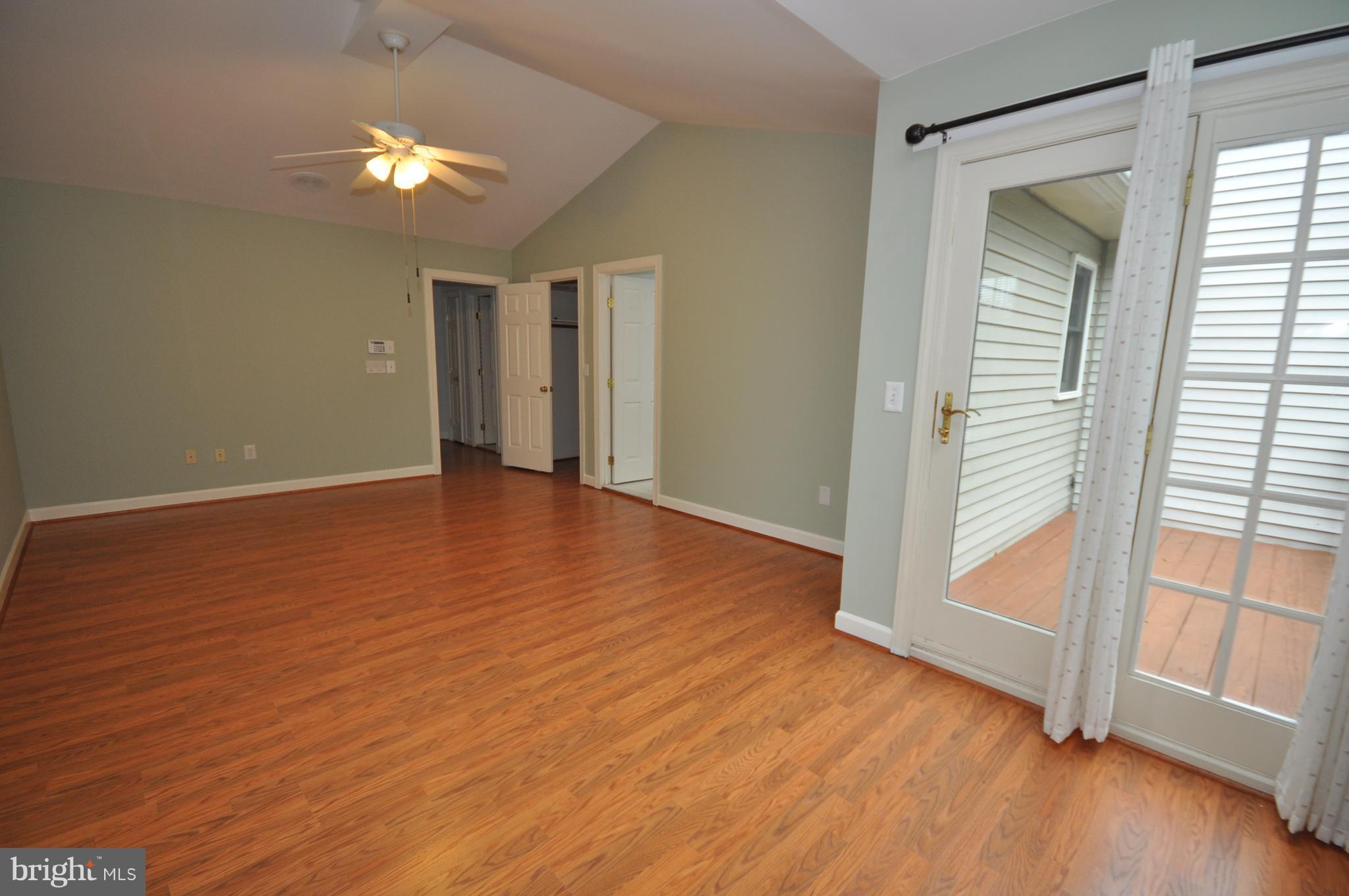 ISLAND CREEK - Residential