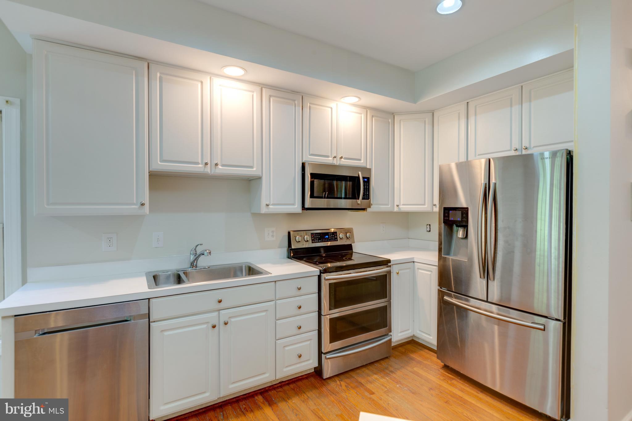 ISLAND CREEK - Residential
