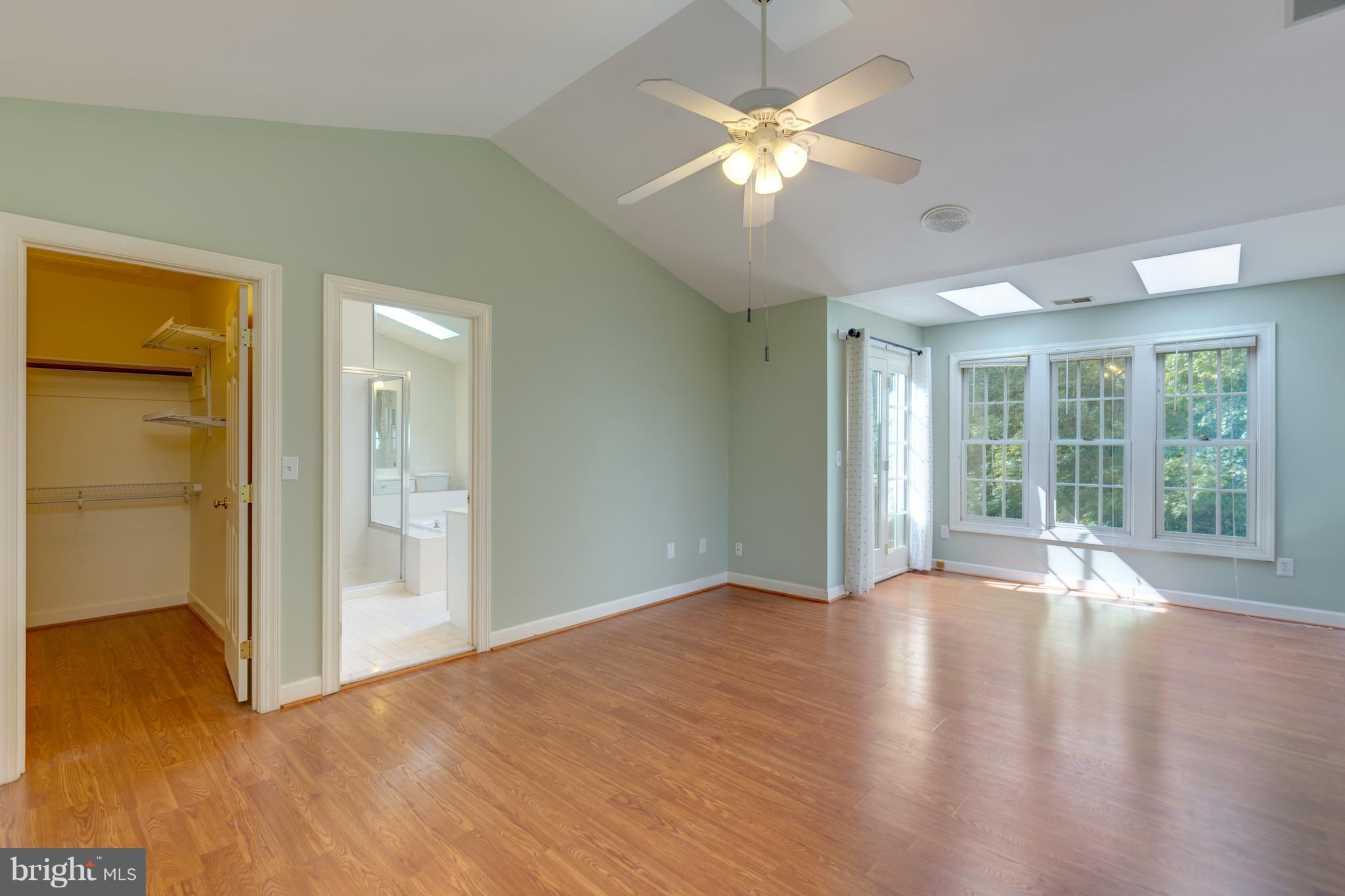 ISLAND CREEK - Residential