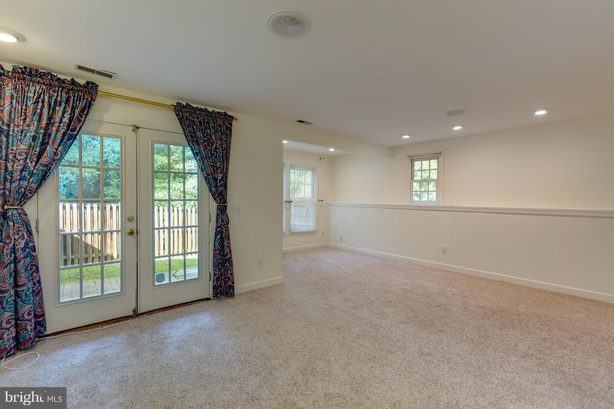 ISLAND CREEK - Residential