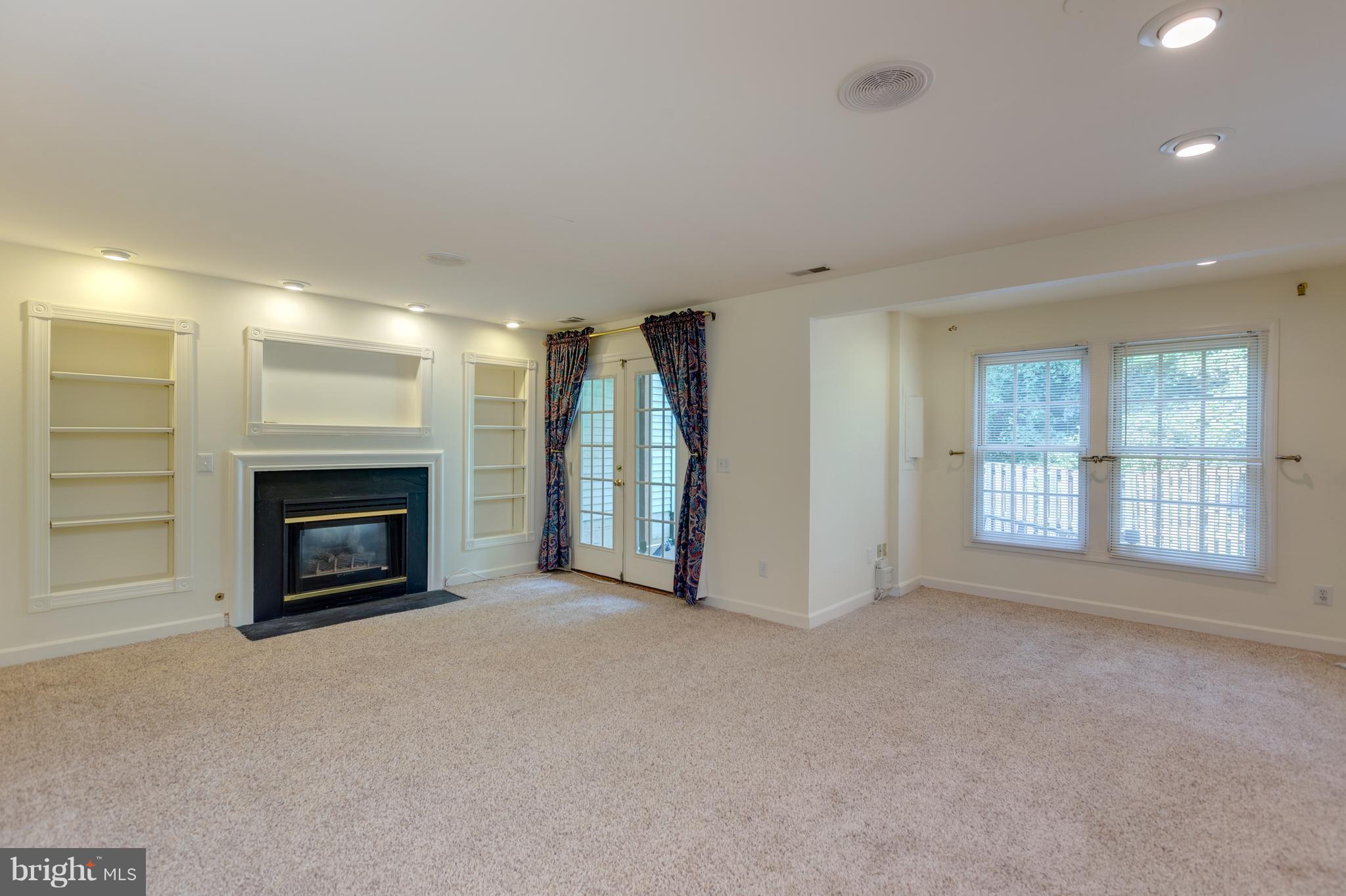 ISLAND CREEK - Residential