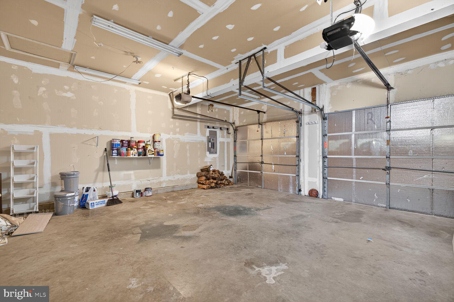 MONARCH RIDGE - Residential