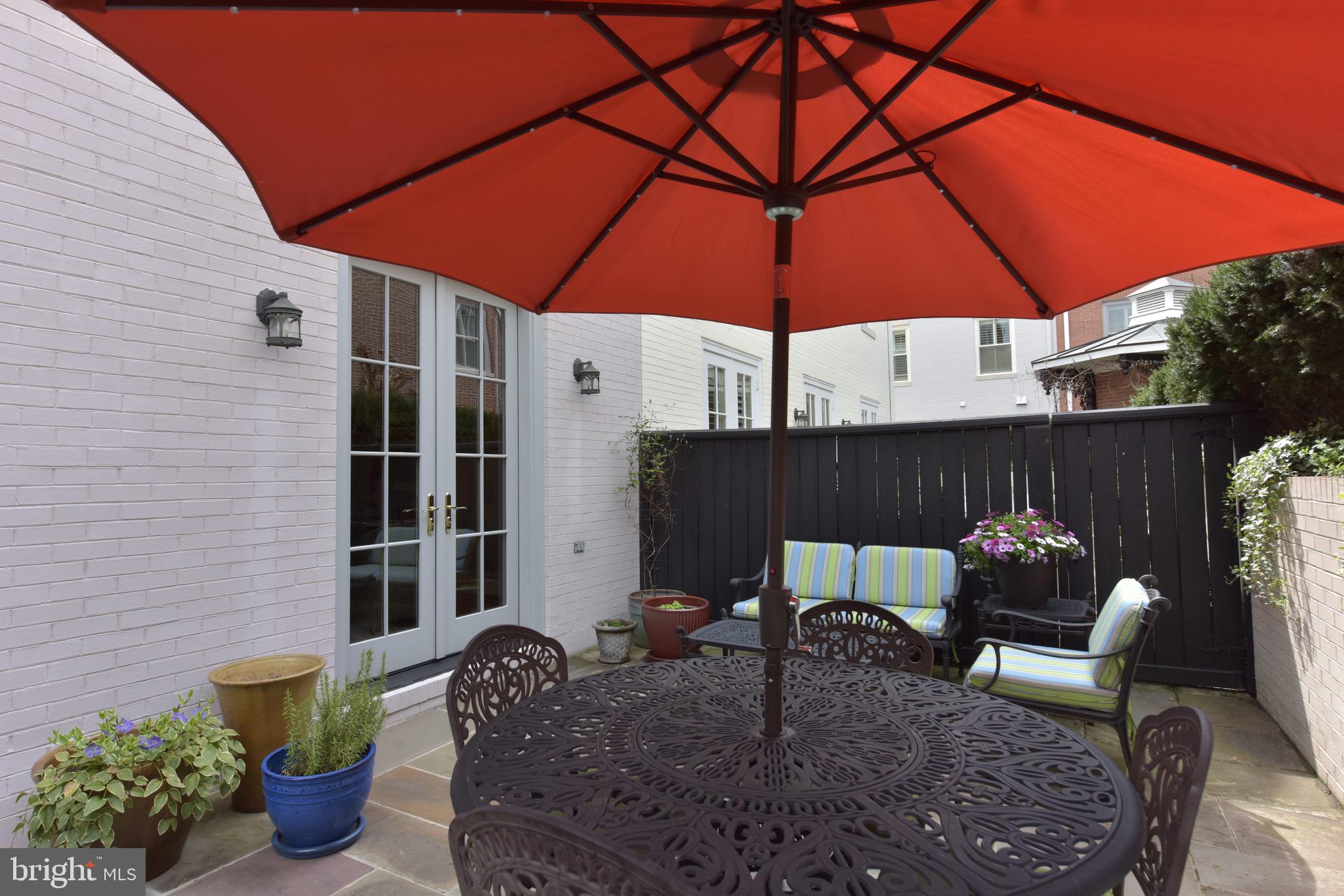 BACKYARD BOATS - Residential