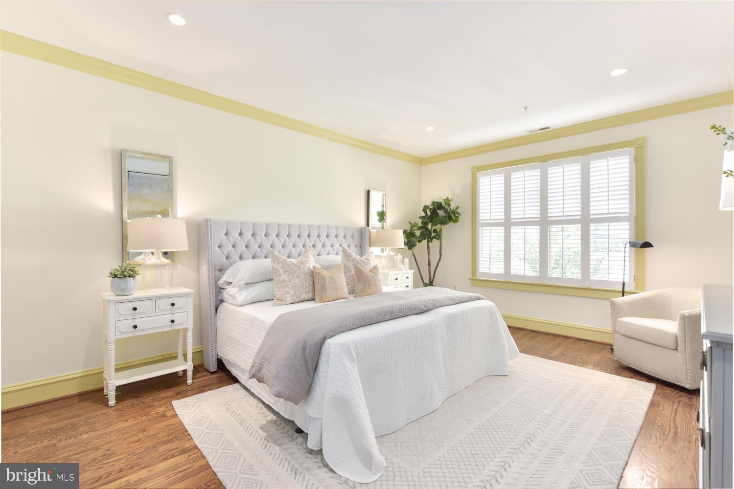 BACKYARD BOATS - Residential