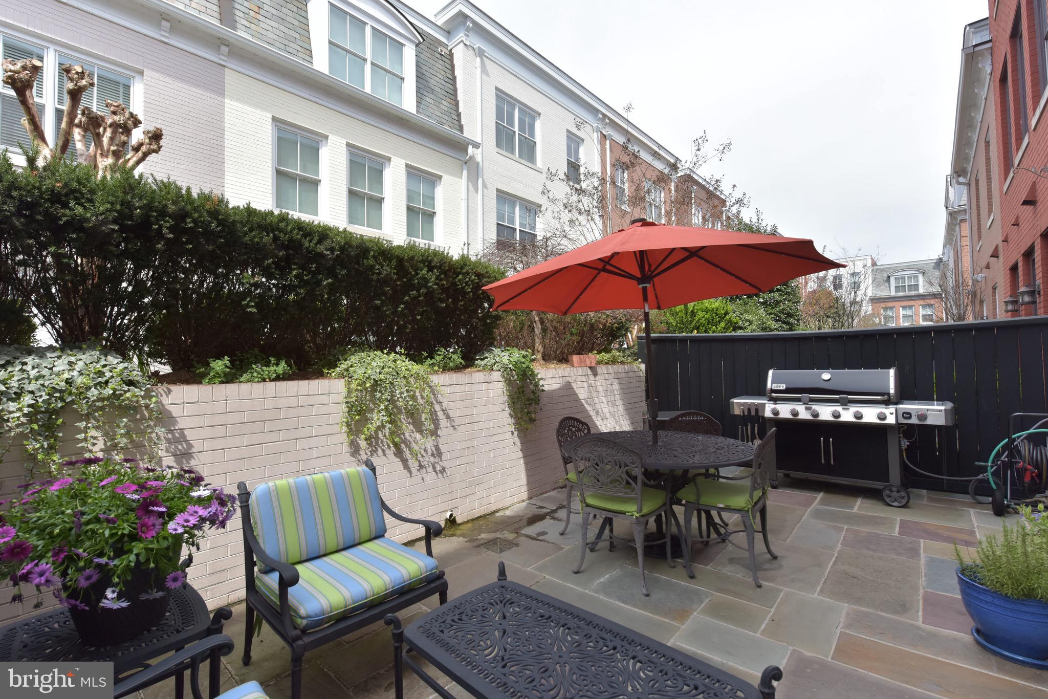 BACKYARD BOATS - Residential