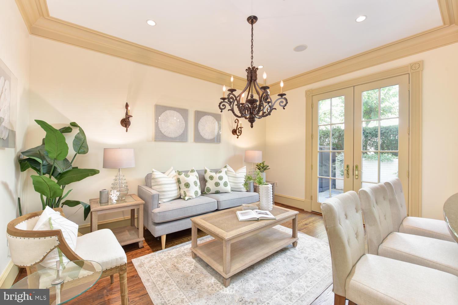 BACKYARD BOATS - Residential