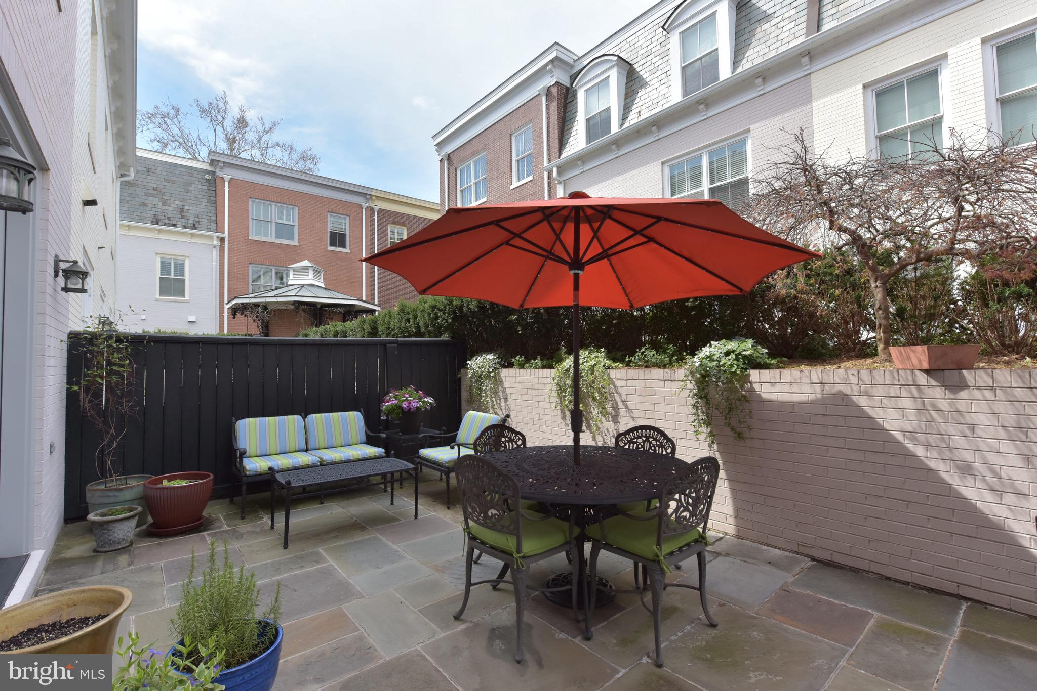 BACKYARD BOATS - Residential