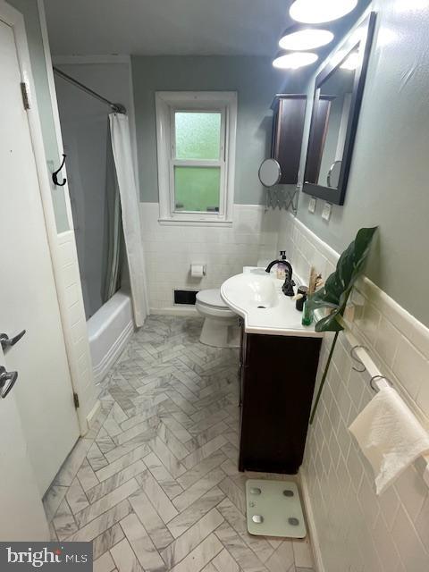 ROSEMONT EAST - Residential