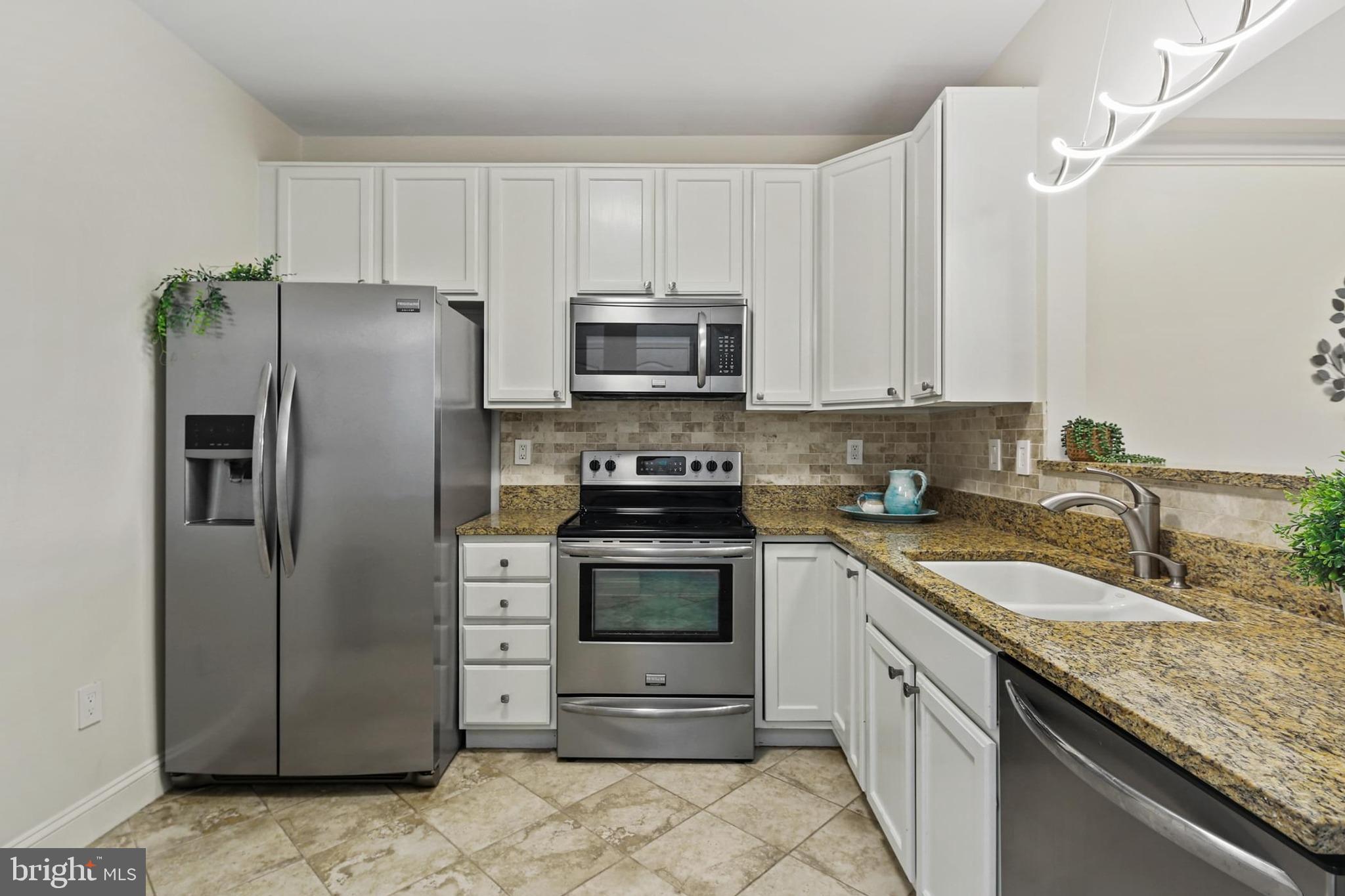 FIELDSTONE - Residential