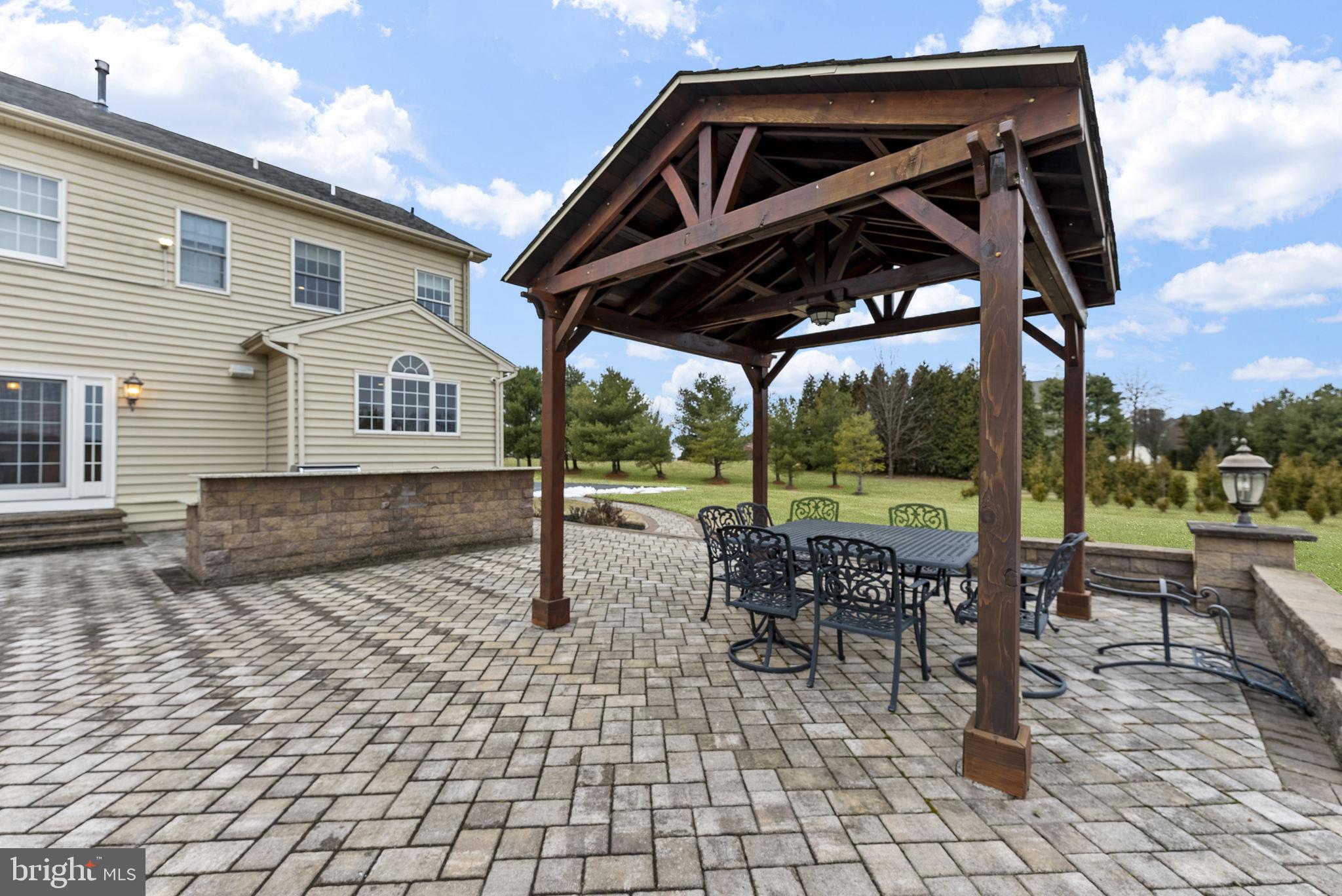 HIGH POINTE AT HOP - Residential