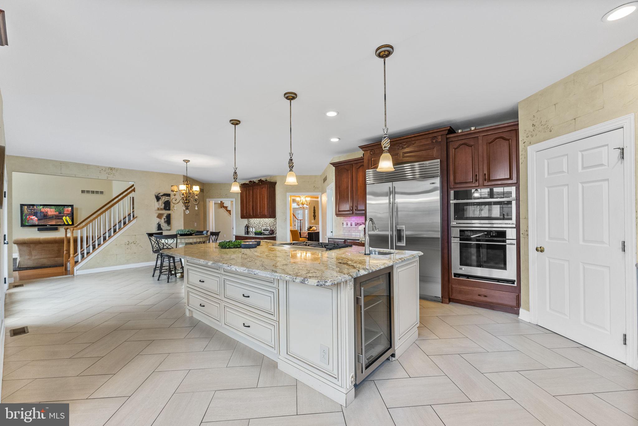 HIGH POINTE AT HOP - Residential