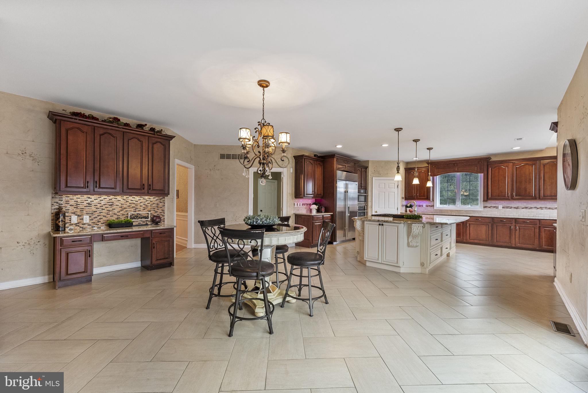 HIGH POINTE AT HOP - Residential