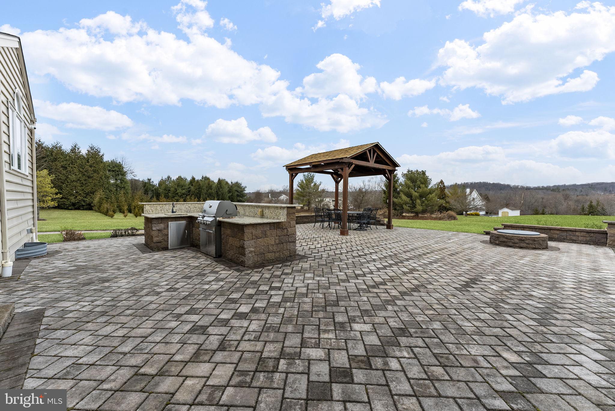 HIGH POINTE AT HOP - Residential