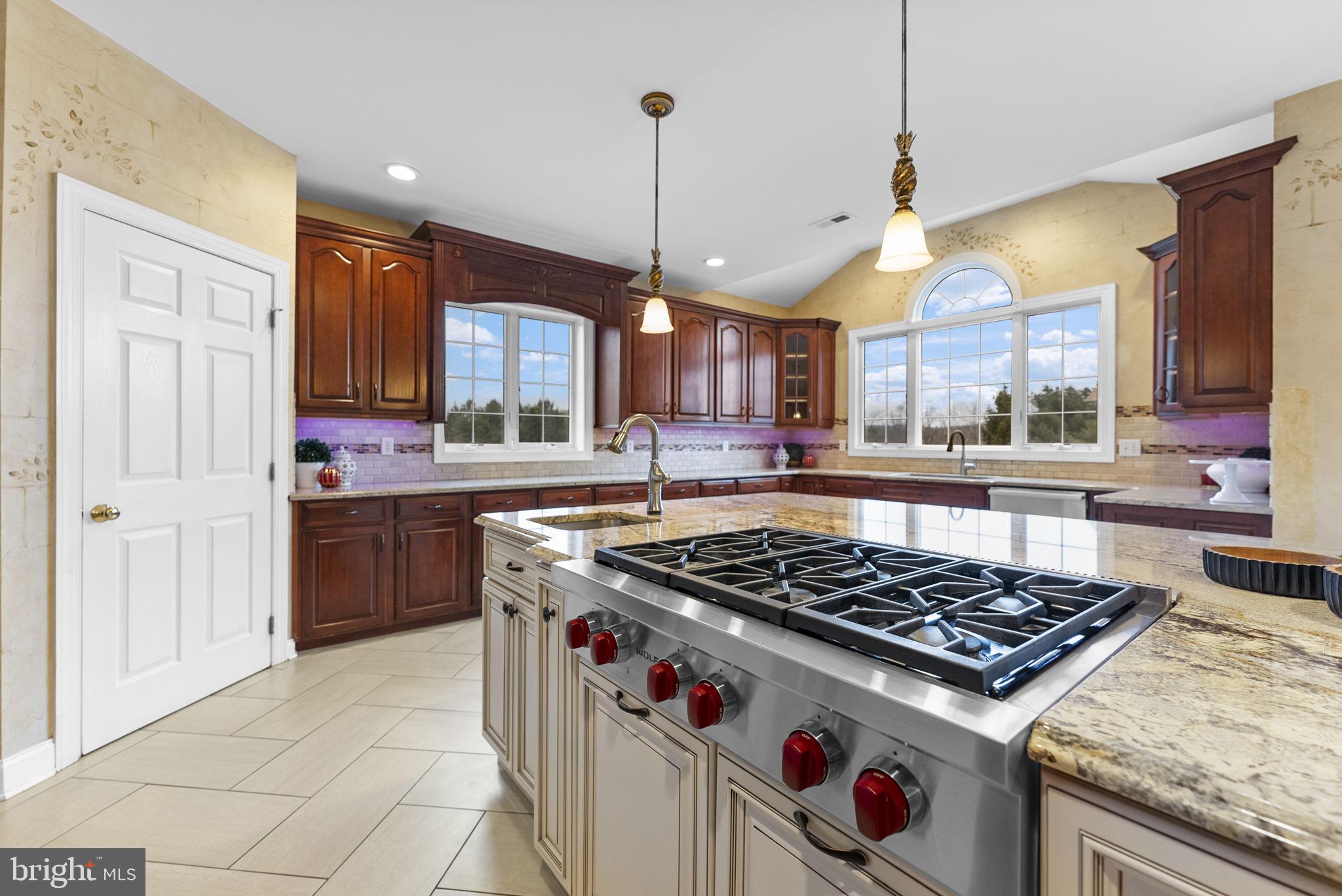 HIGH POINTE AT HOP - Residential