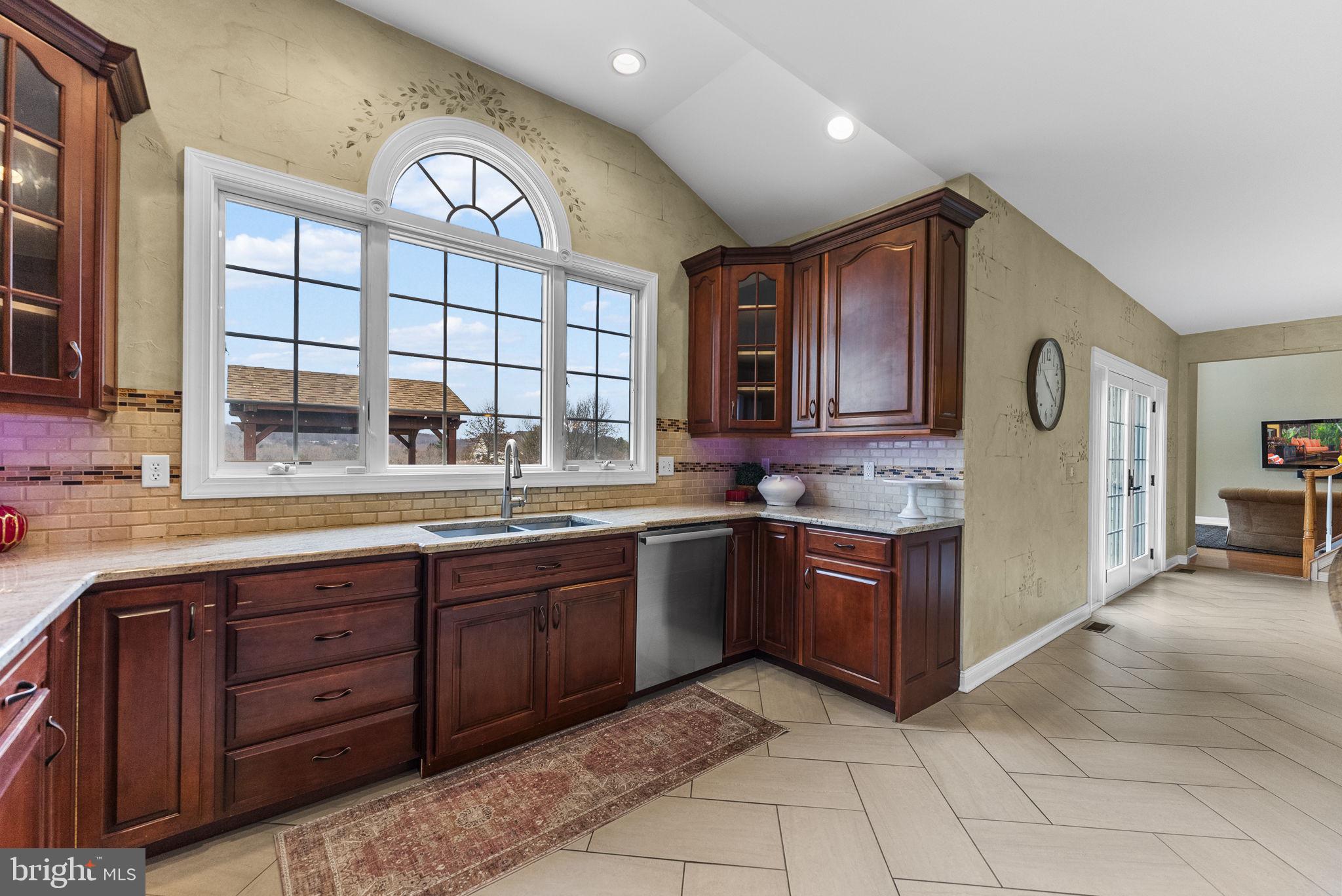 HIGH POINTE AT HOP - Residential