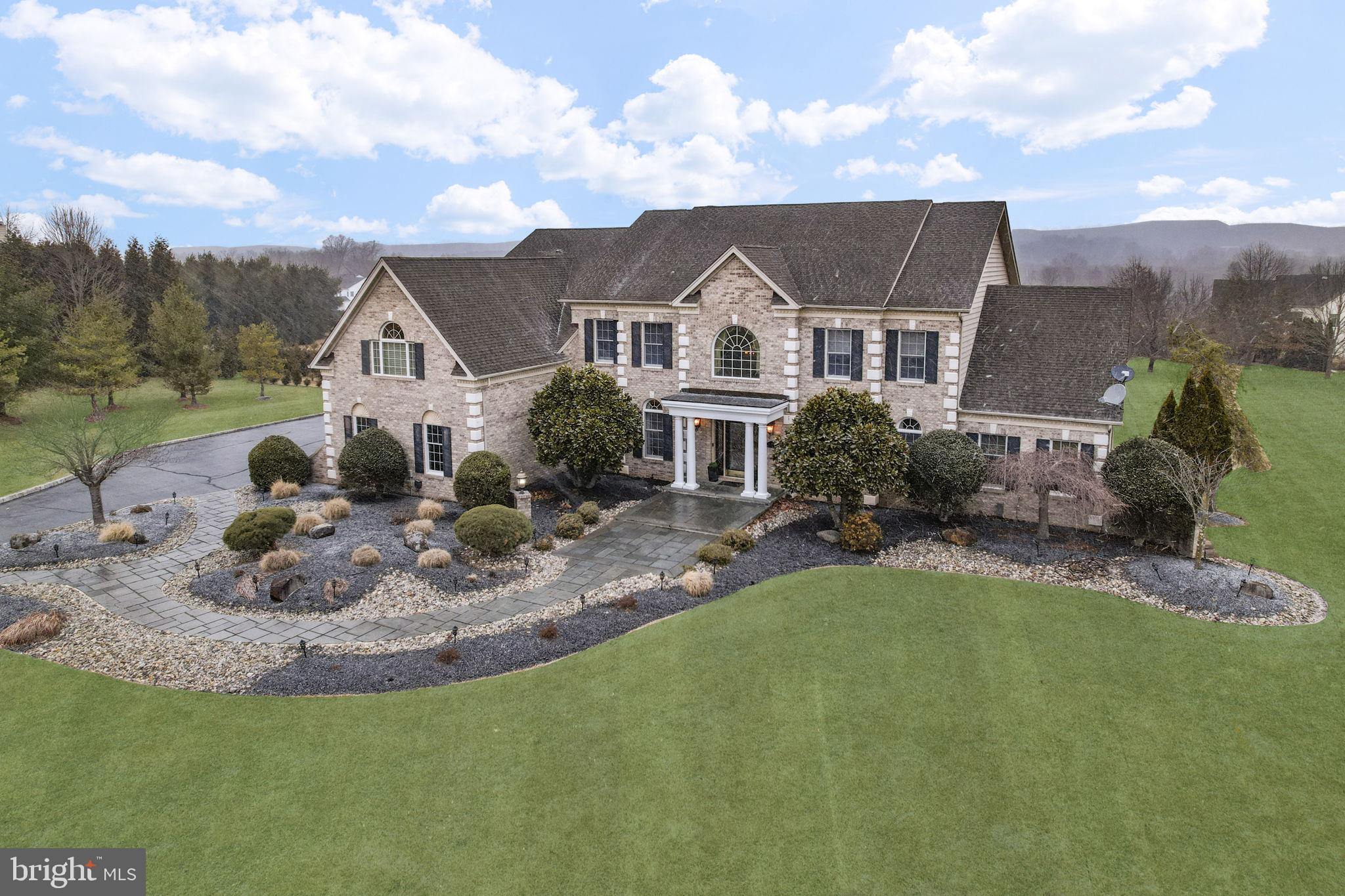 HIGH POINTE AT HOP - Residential