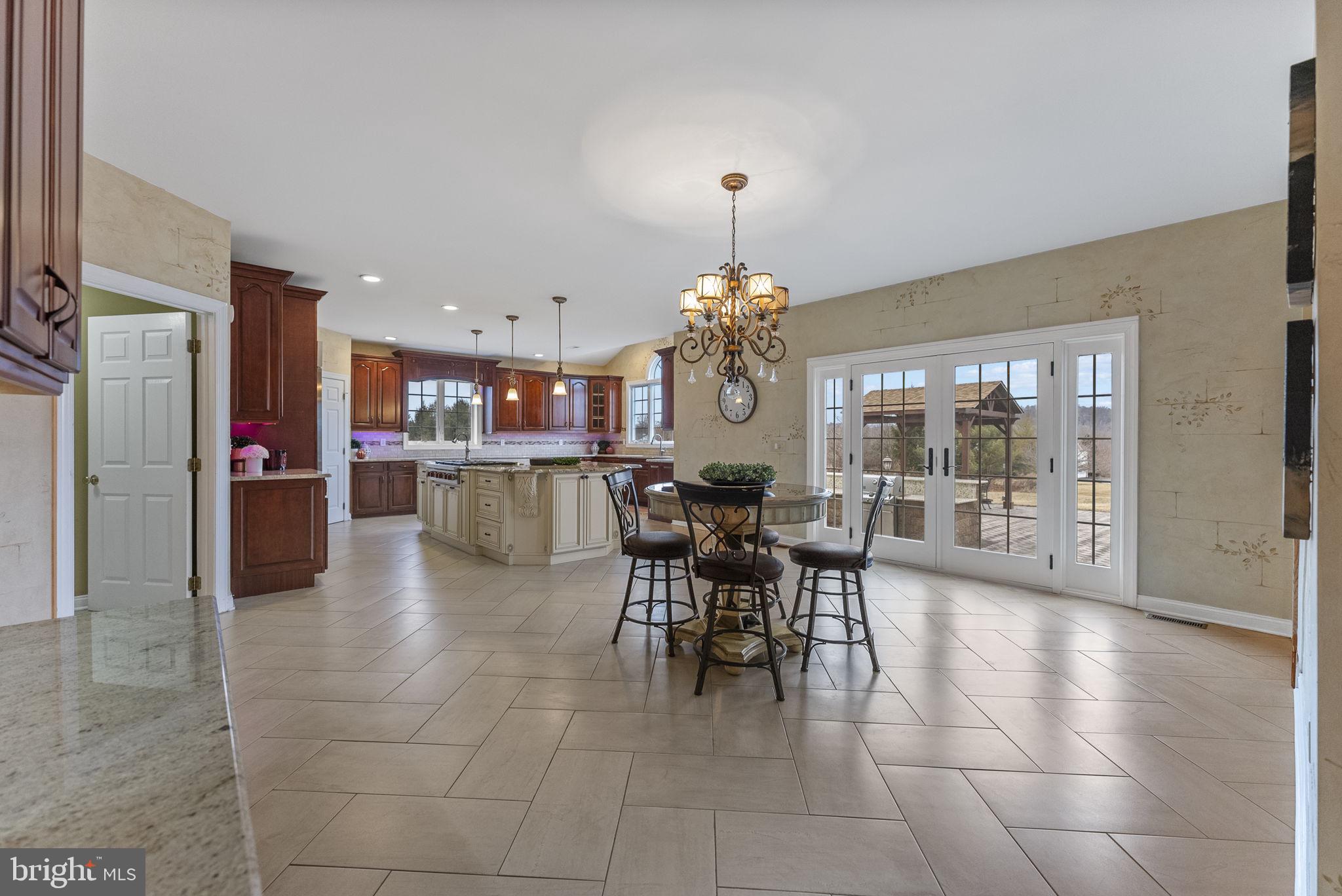 HIGH POINTE AT HOP - Residential