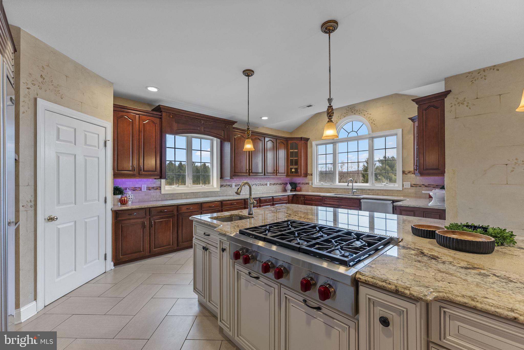 HIGH POINTE AT HOP - Residential