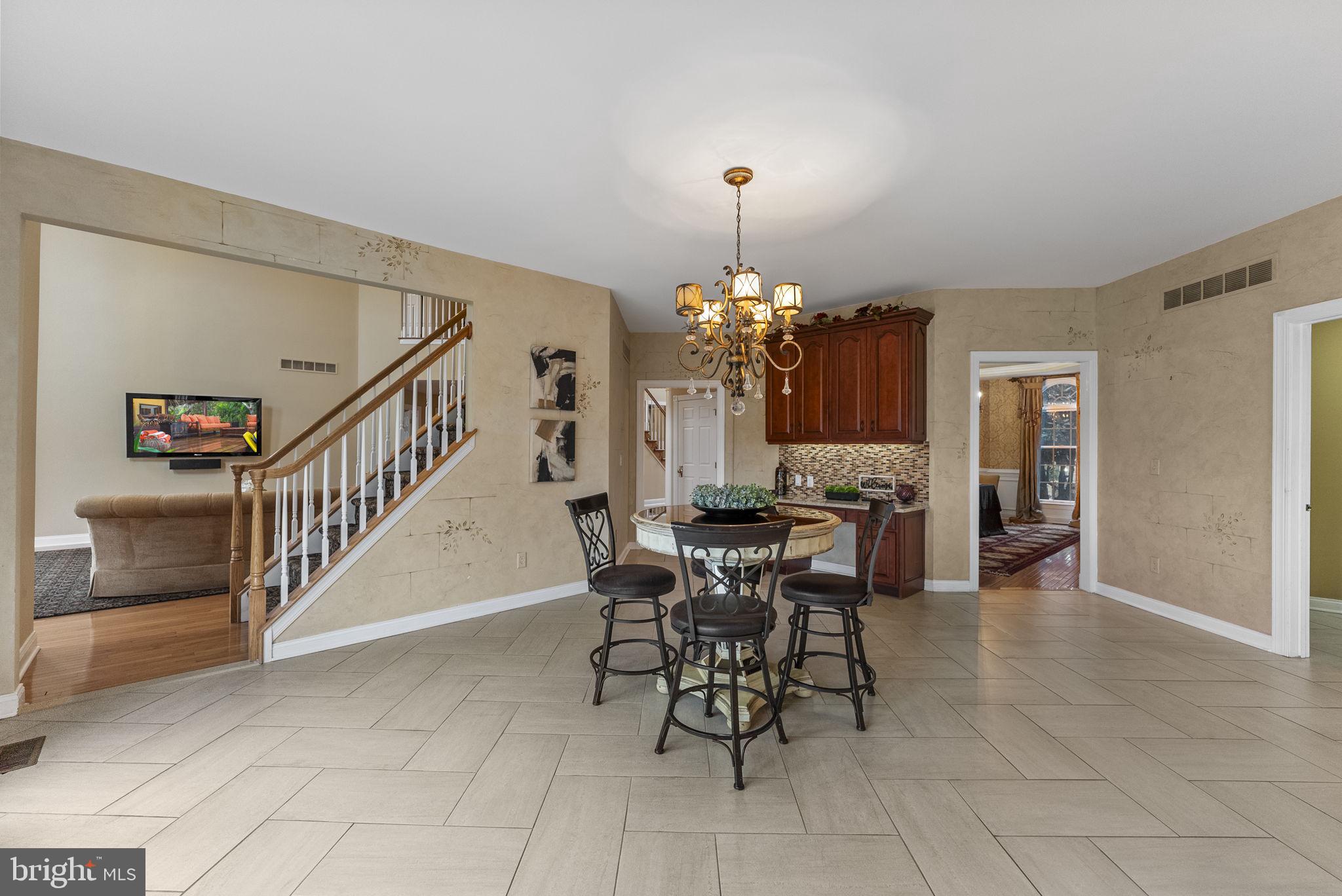 HIGH POINTE AT HOP - Residential