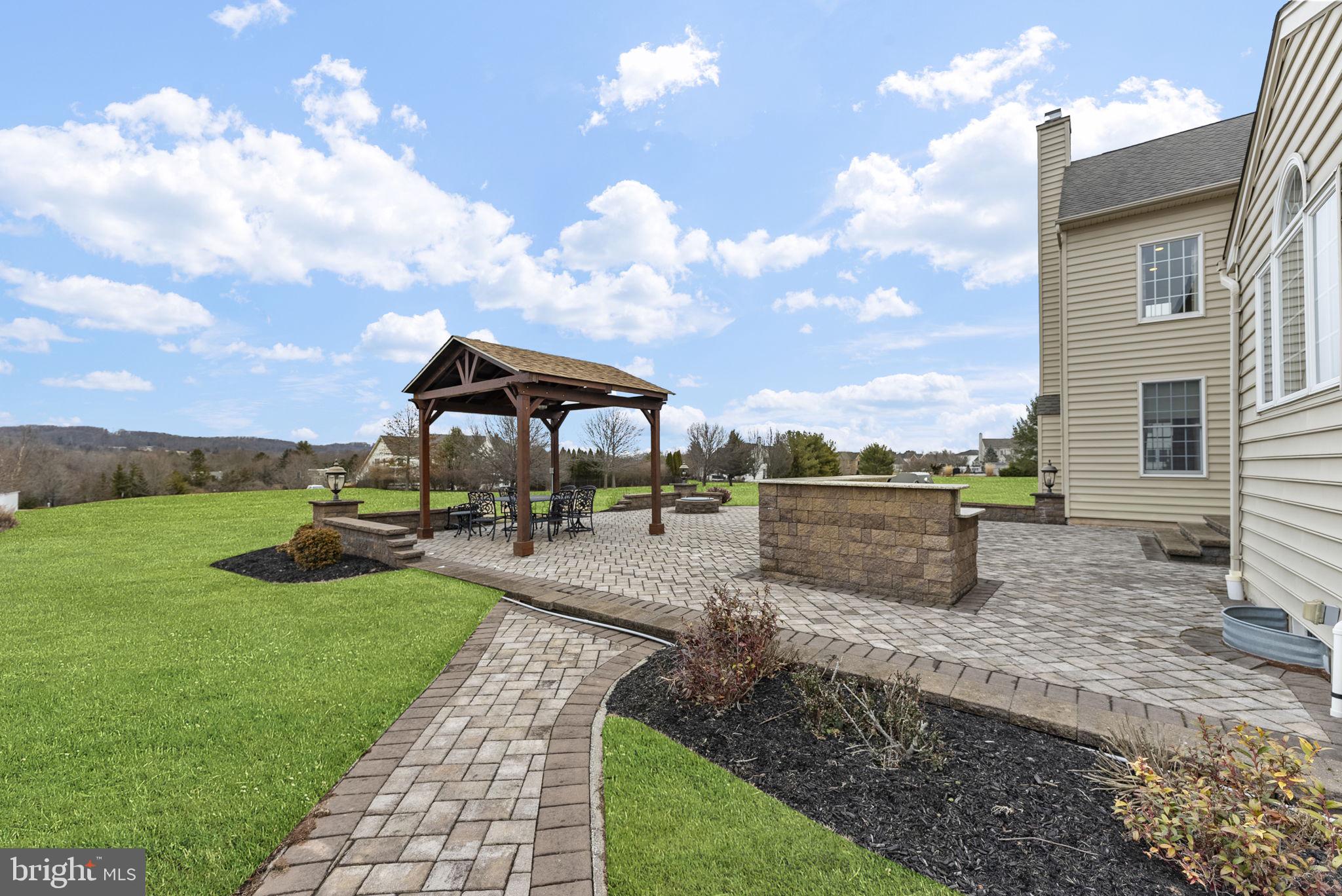 HIGH POINTE AT HOP - Residential