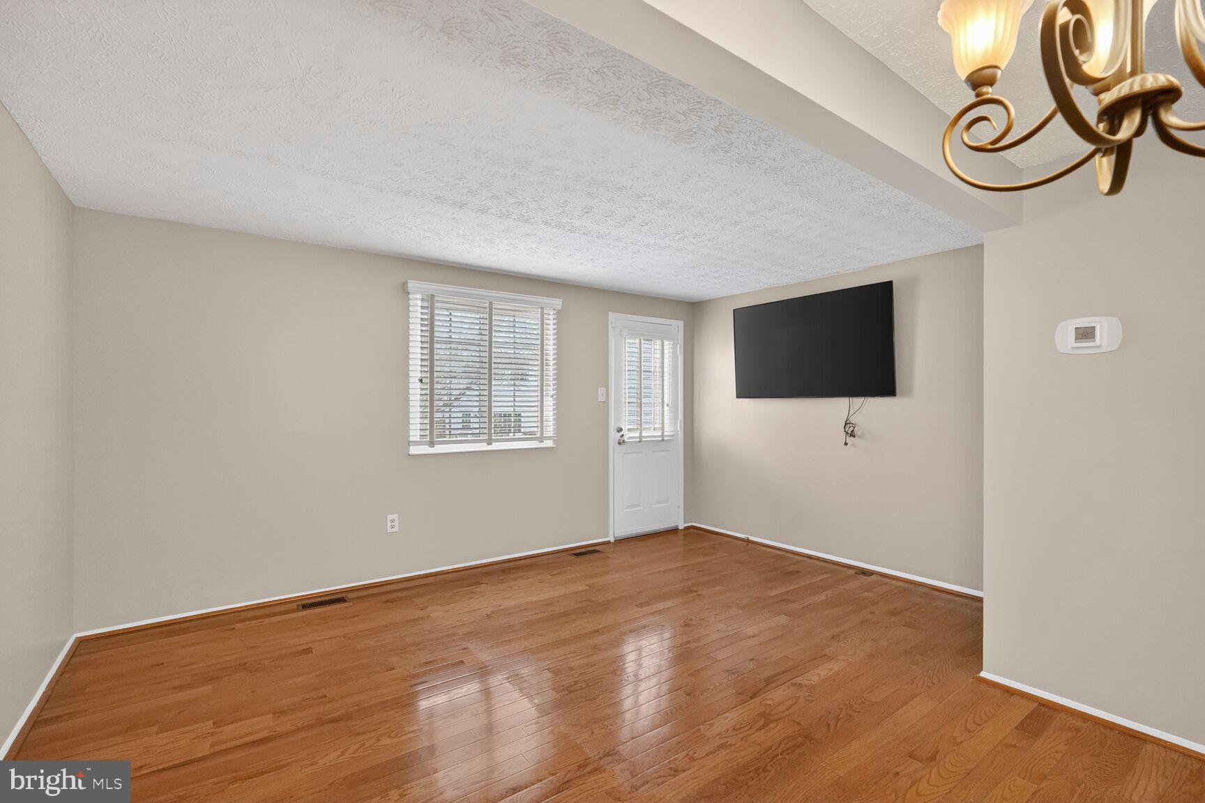 DAMASCUS VALLEY PARK - Residential