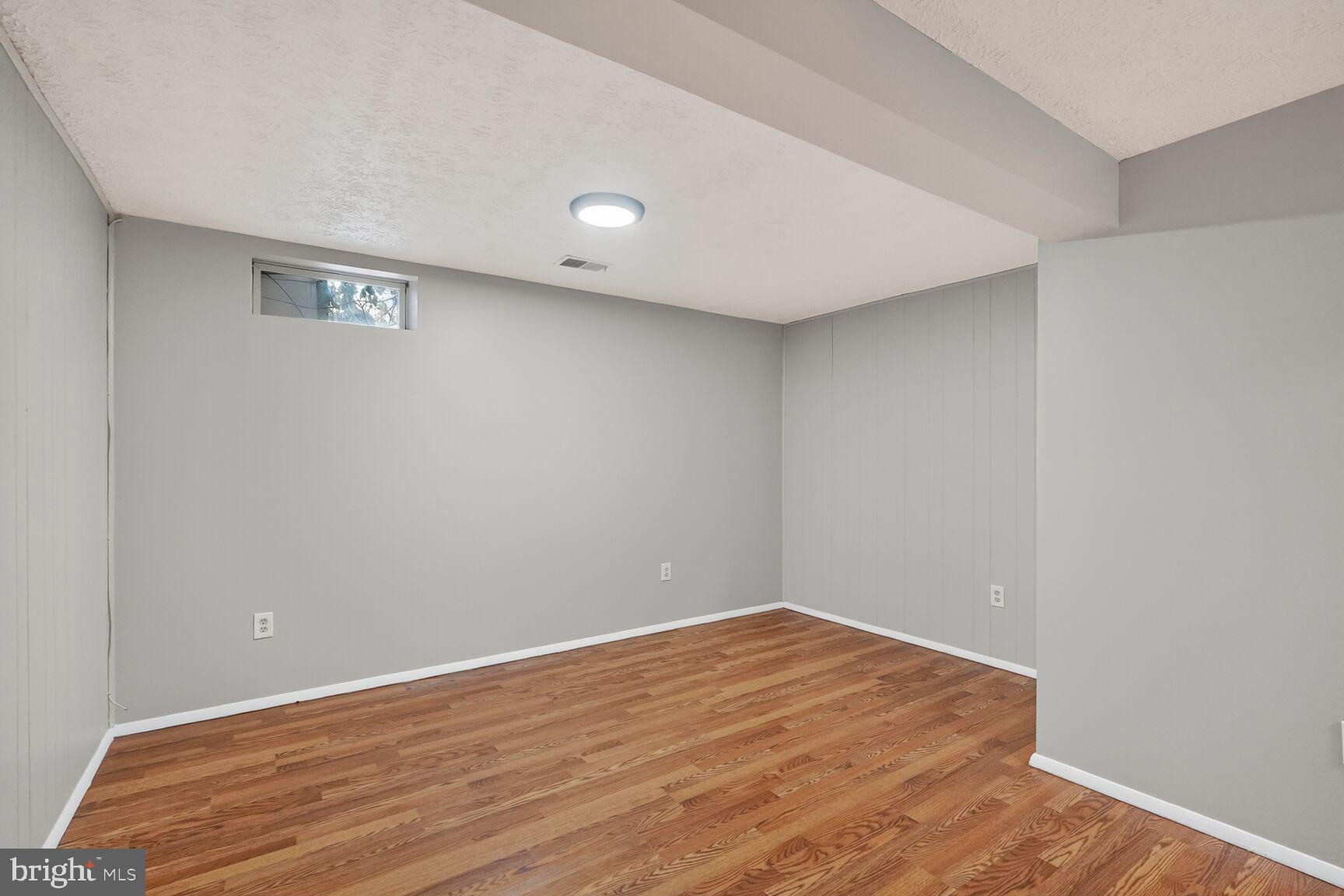 DAMASCUS VALLEY PARK - Residential