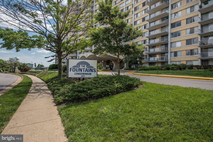 Exceptionally well-maintained 1-bed 1-bath condo at The Fountains. Updated kitchen features granite counters & spacious cabinetry. Large windows flood this unit with natural sunlight & provide sweeping 9th floor views. Tons of building amenities including fitness center, outdoor pool, and party room. All utilities included in monthly fee! Convenient to Landmark Plaza, shops, eats & major highways!