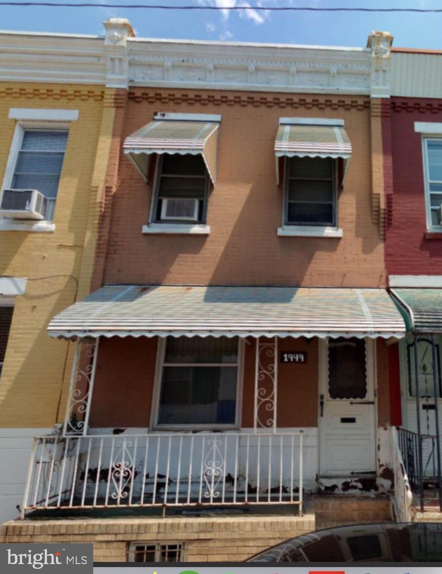 Home Owner or Investor! Property ready for your touch. Located in a popular area of the city. House needs rehab. Could be utilized as rental home. Other options are to  renovate and resale or renovate and use as your primary home. Will present all offers. $2500 deposit and proof of funds are required. The property is being sold AS-IS. Buyer is responsible for City U/O.
