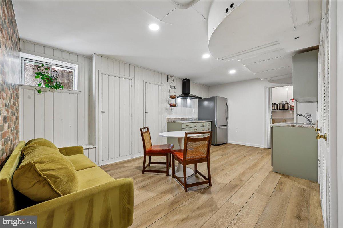 GARRETT PARK - Residential