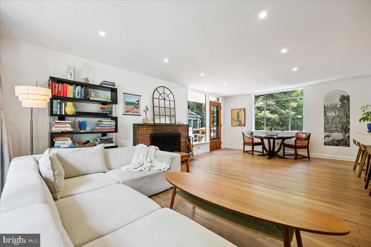 GARRETT PARK - Residential
