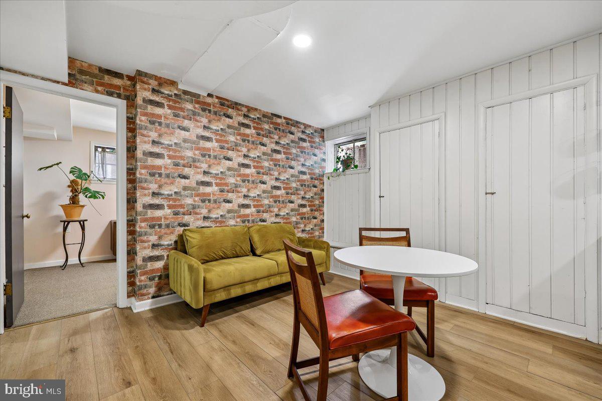 GARRETT PARK - Residential