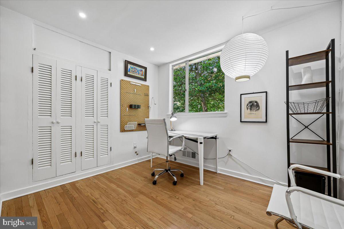 GARRETT PARK - Residential
