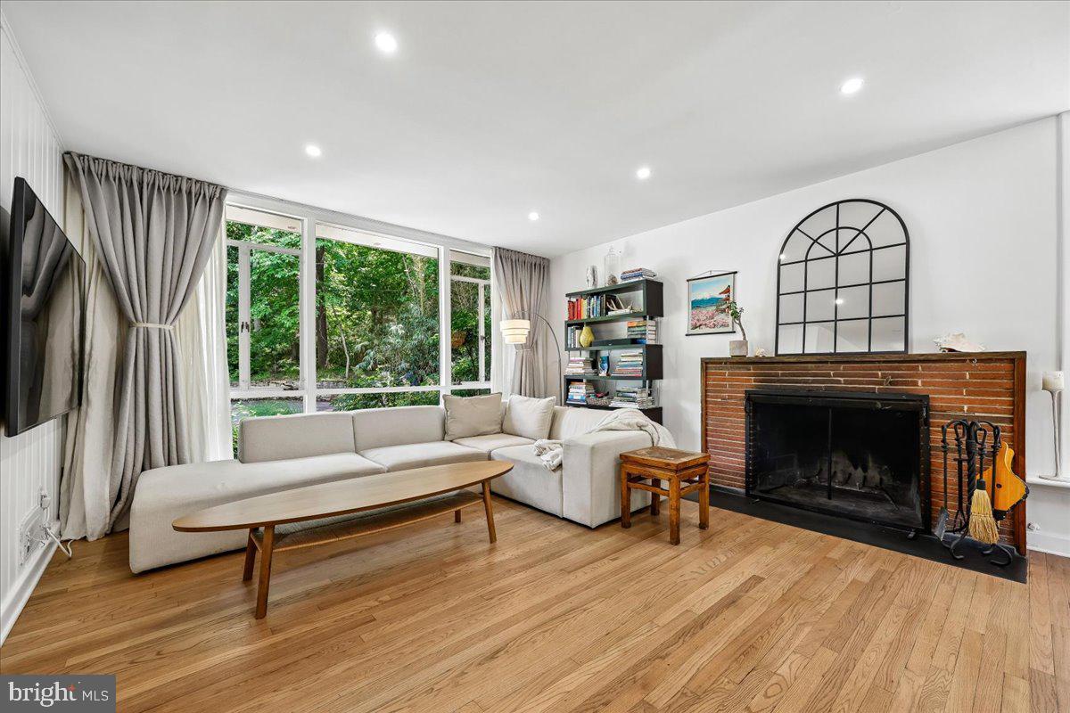 GARRETT PARK - Residential