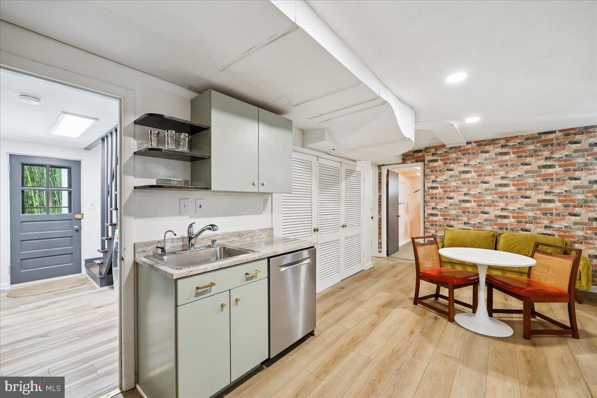 GARRETT PARK - Residential