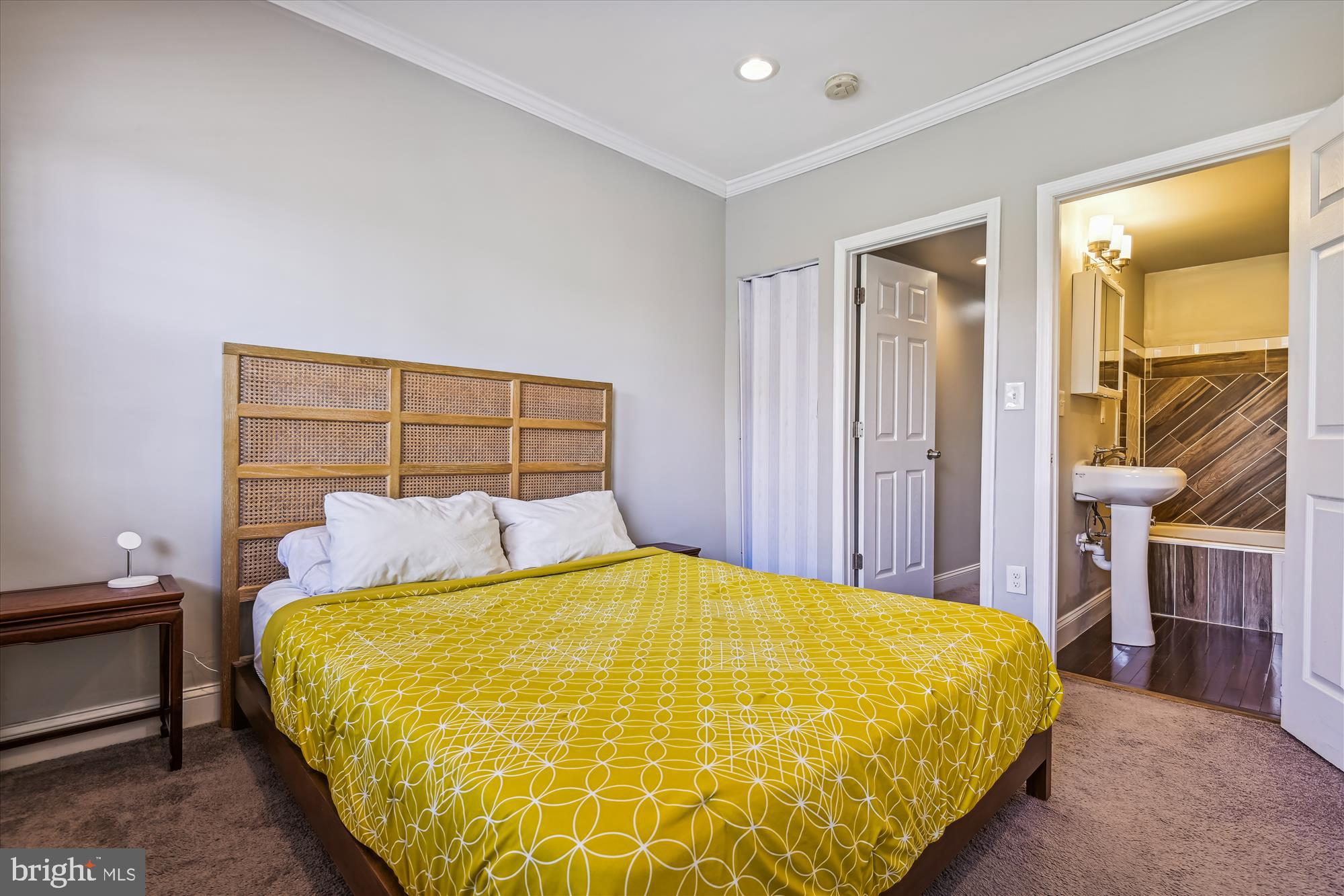 WASHINGTON VILLAGE - Residential