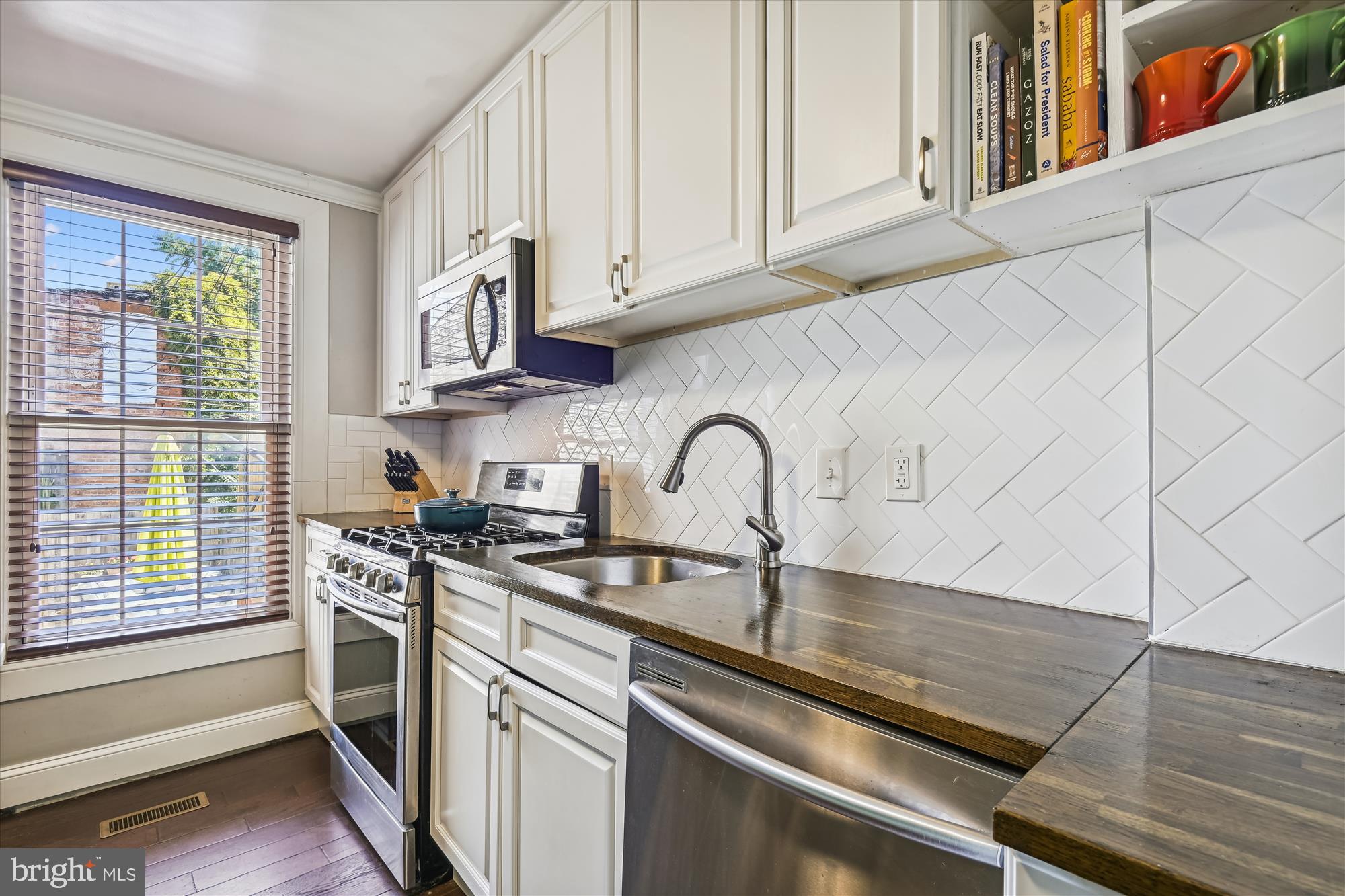 WASHINGTON VILLAGE - Residential