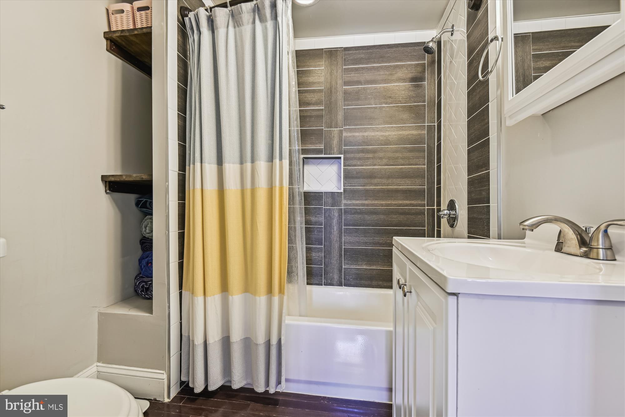 WASHINGTON VILLAGE - Residential