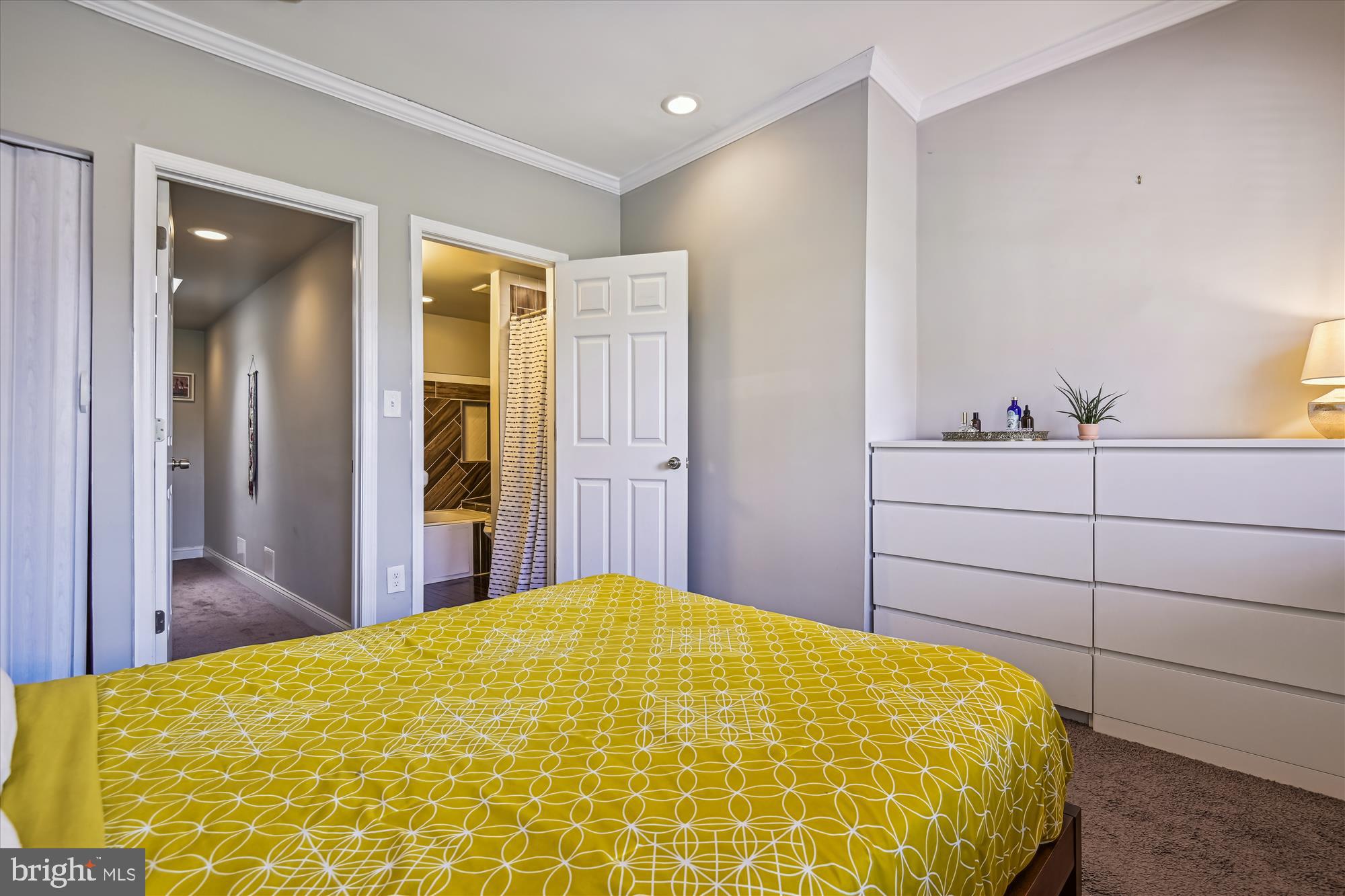 WASHINGTON VILLAGE - Residential