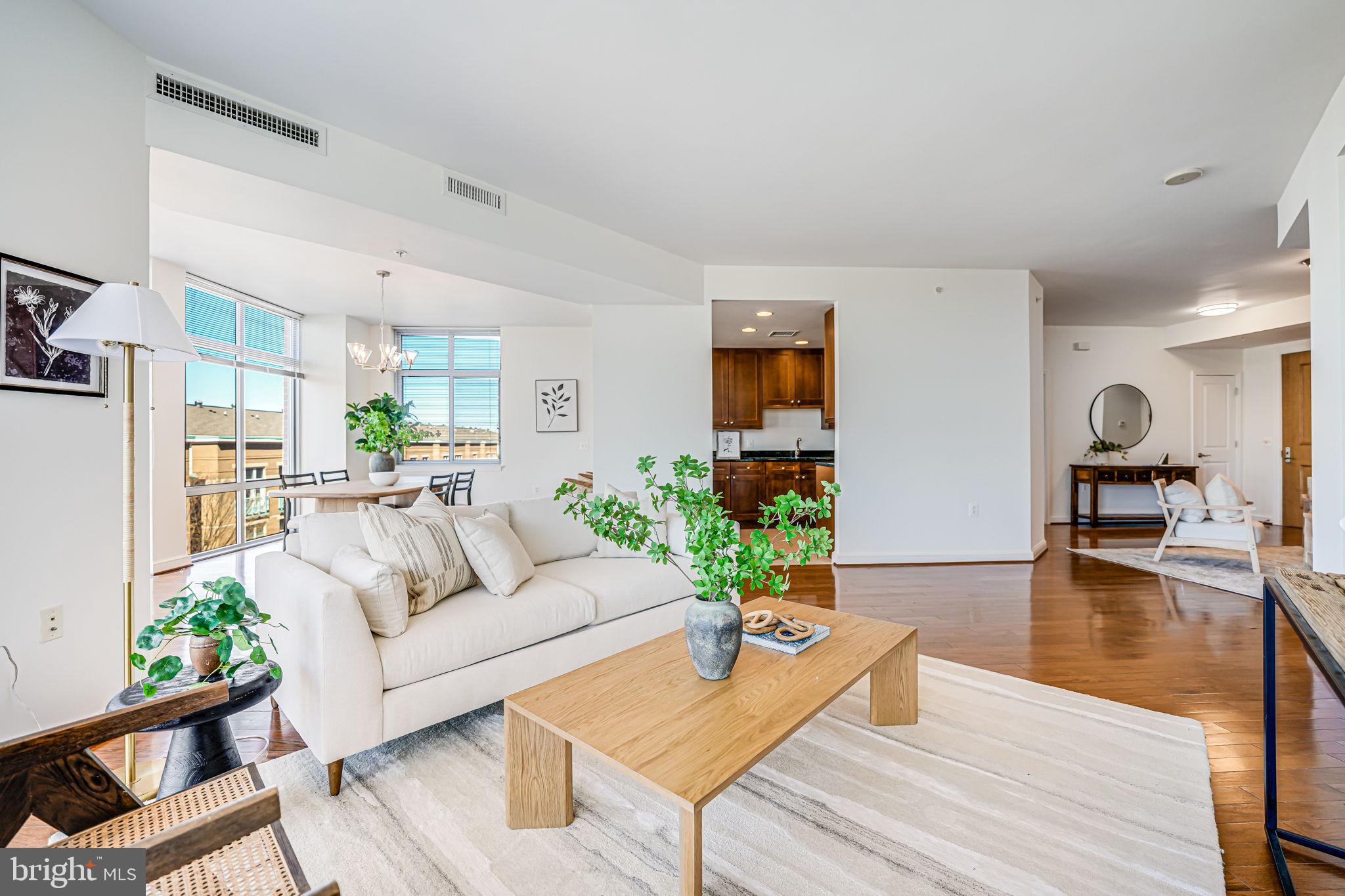 MIDTOWN AT RESTON TOWN CENTER - Residential